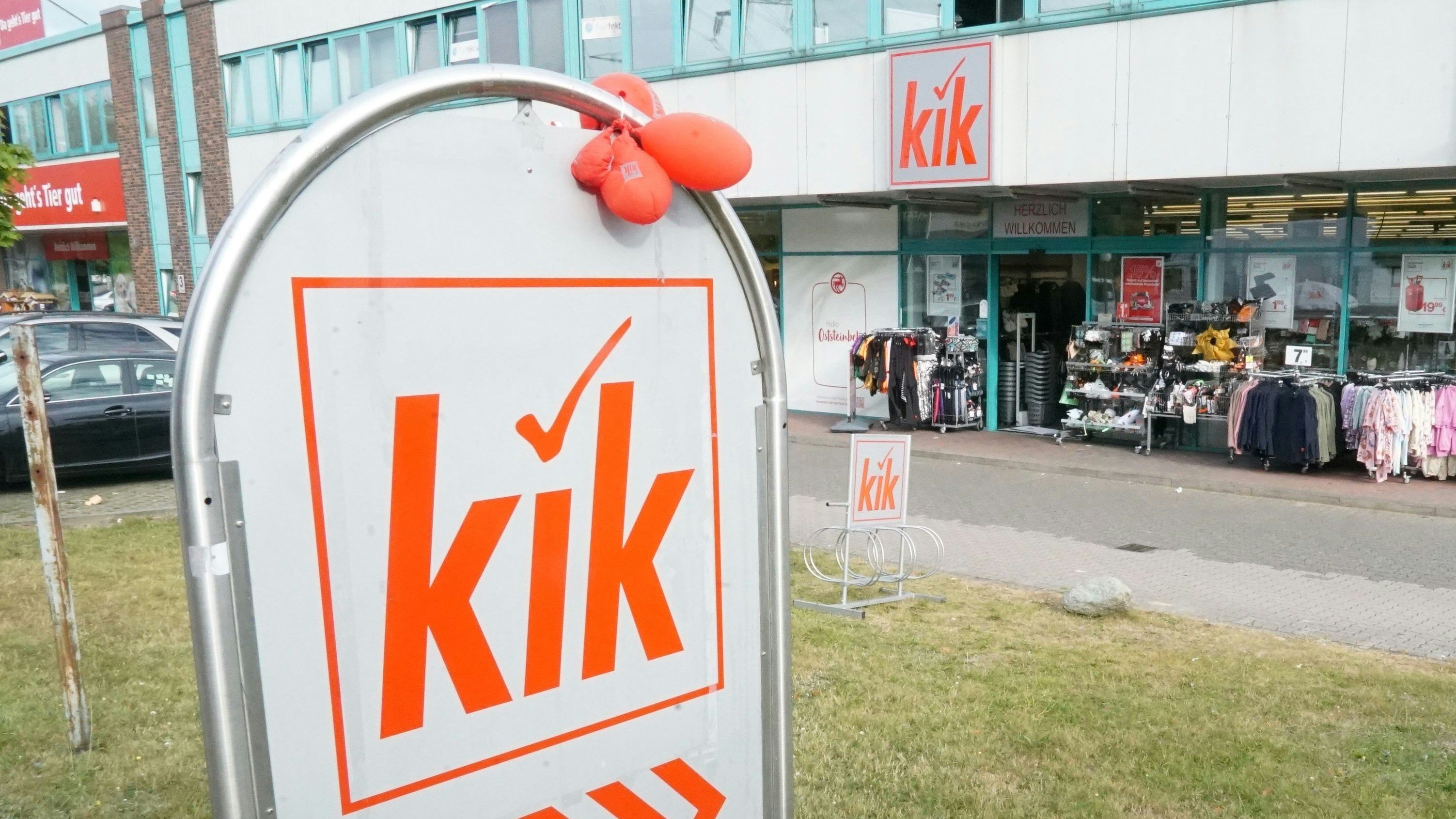 Download von www.picturedesk.com am 11.09.2025 (16:51).  ACT -- Textildiscounter Kik: Bis zu 400 Filialen sollen vor dem Aus stehen - 20250911_PD2433 - Rechteinfo: Rights Managed (RM)