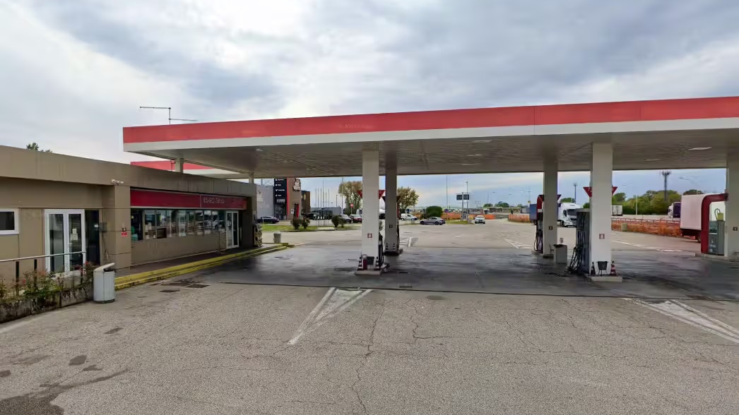 Heute.at - Albtraum in Italien: Die haben mir einfach Wasser getankt