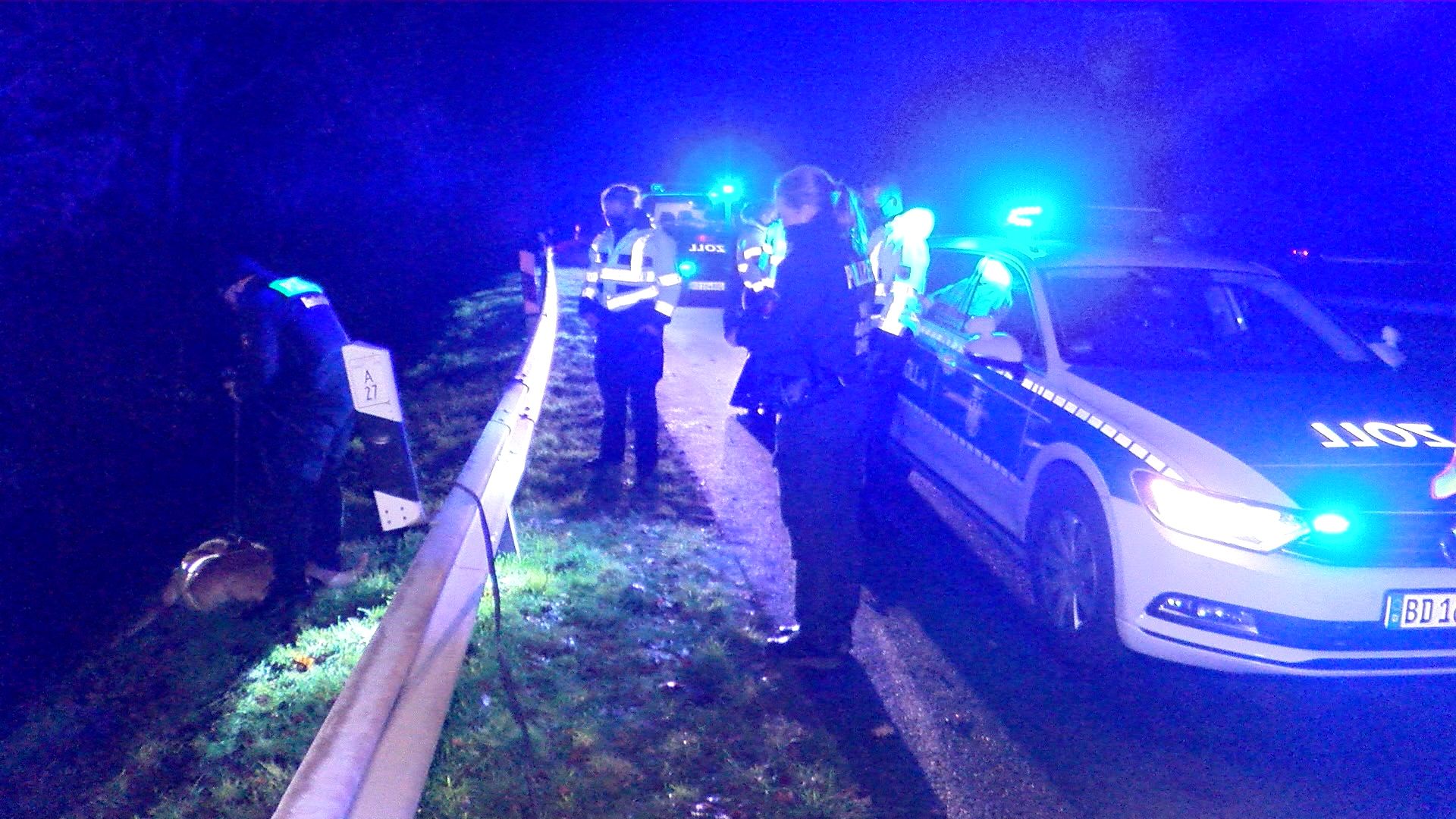 Deutsche Polizisten bei einem Einsatz in Niedersachsen. Archivbild.