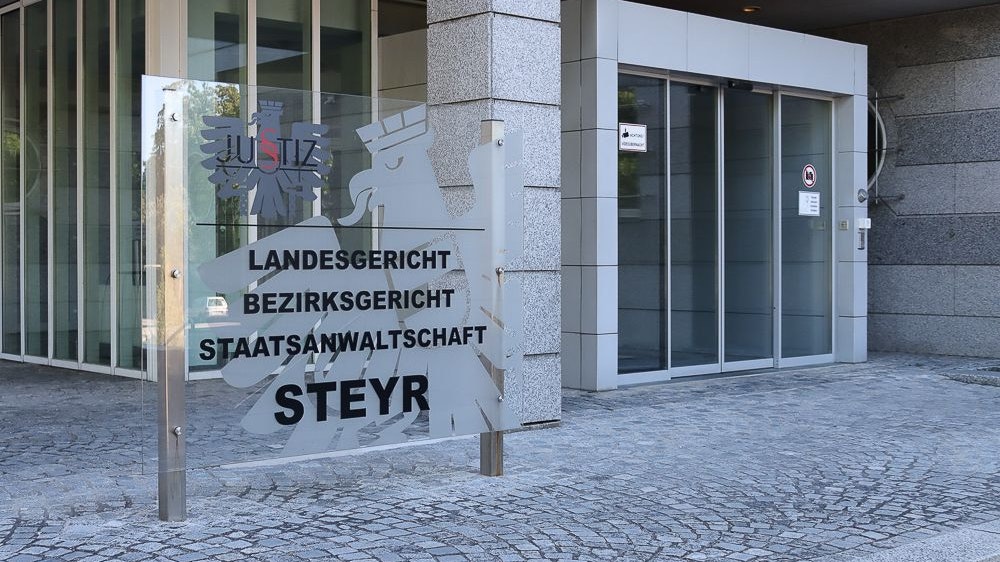 Heute.at - Werden dich abstechen – 15-Jährige brutal gequält