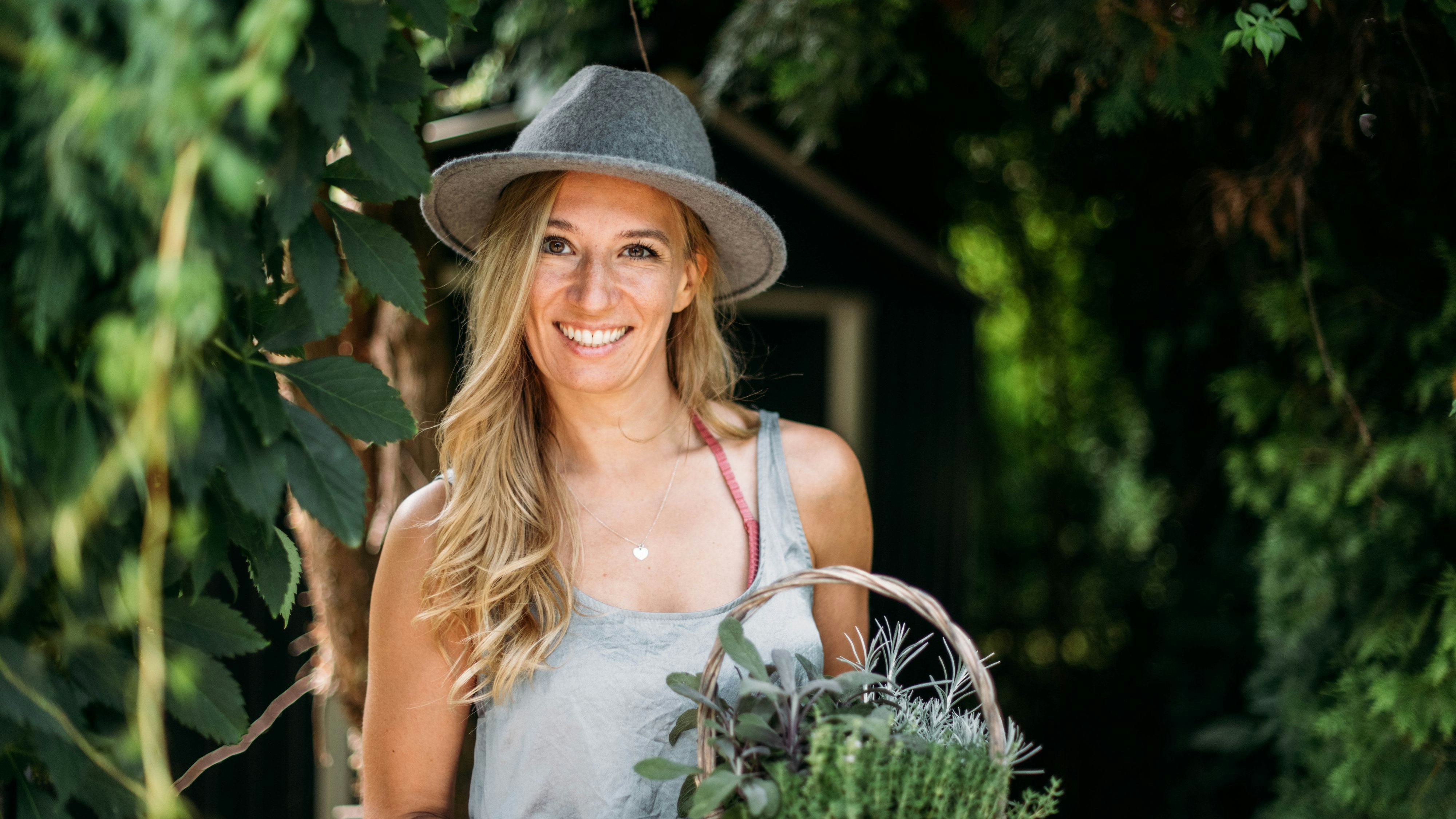 Patricia Purker ist Wirkstoffchemikerin und hat die Naturakademie gegründet.