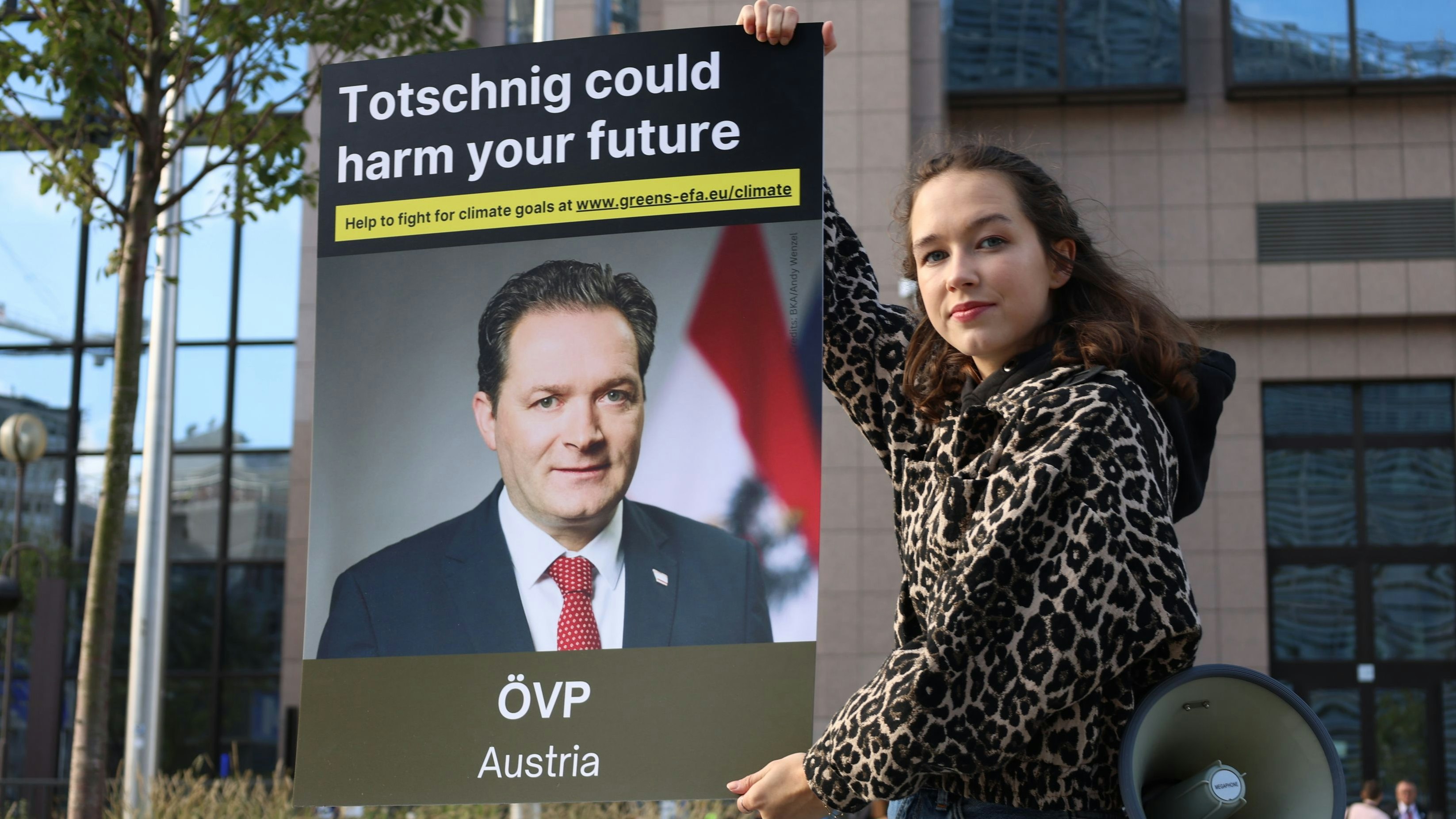 Heute.at - Lena Schilling gegen Totschnig – DAS ist Brutalität