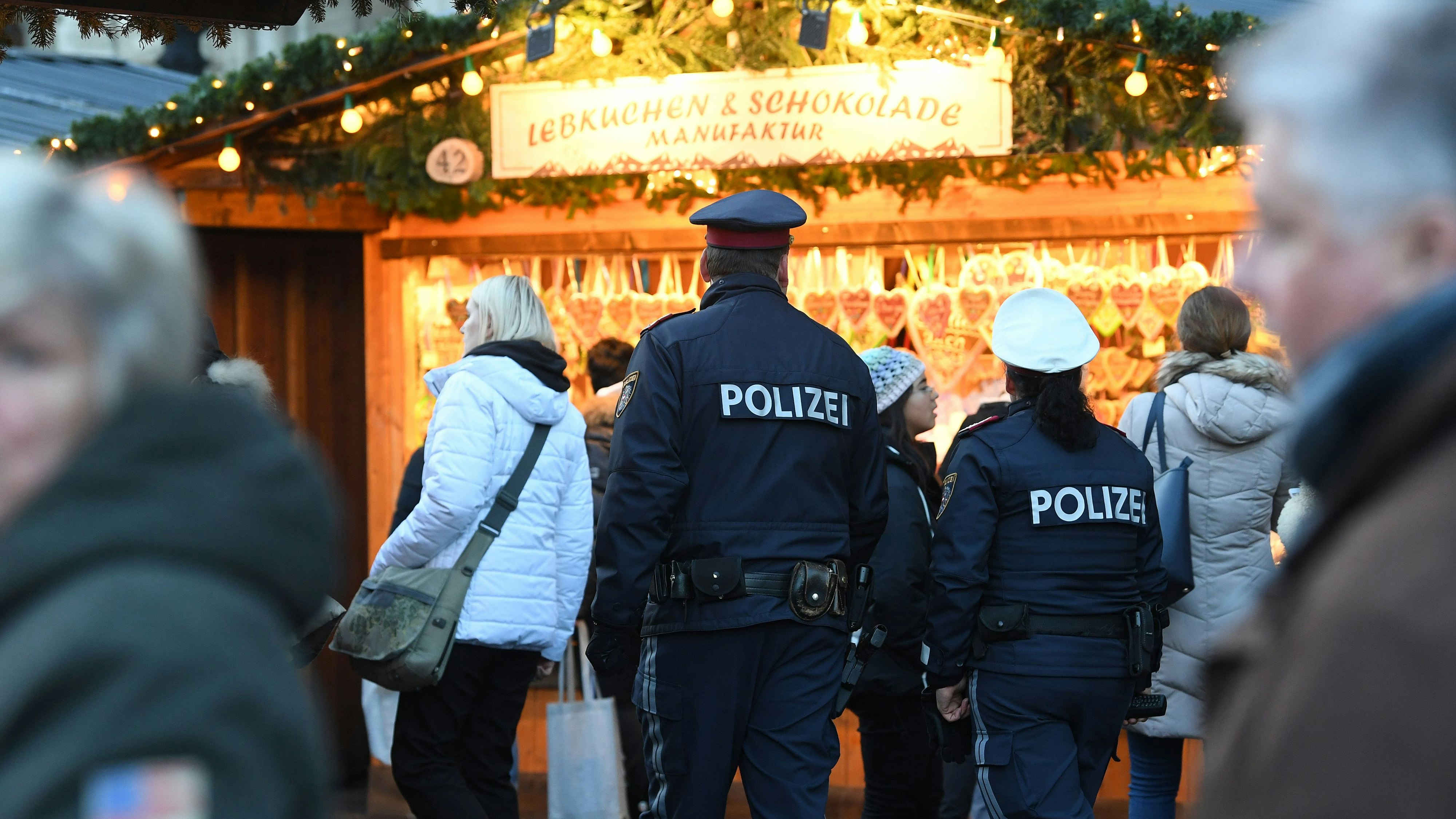 Heute.at - Polizisten wird nun der Weihnachtsbonus gestrichen
