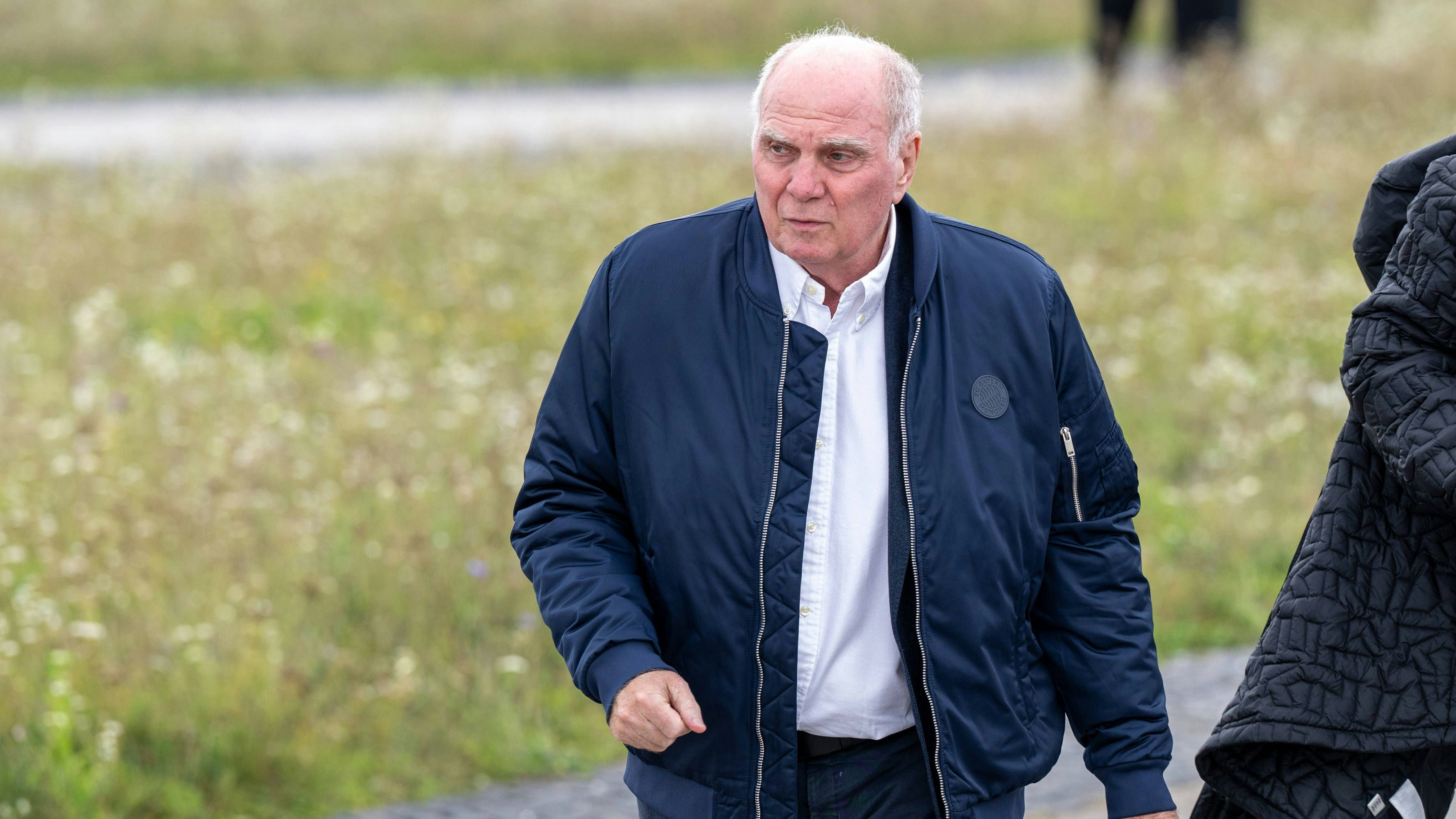 Heute.at - Insider widerspricht Hoeneß: Definitiv falsch