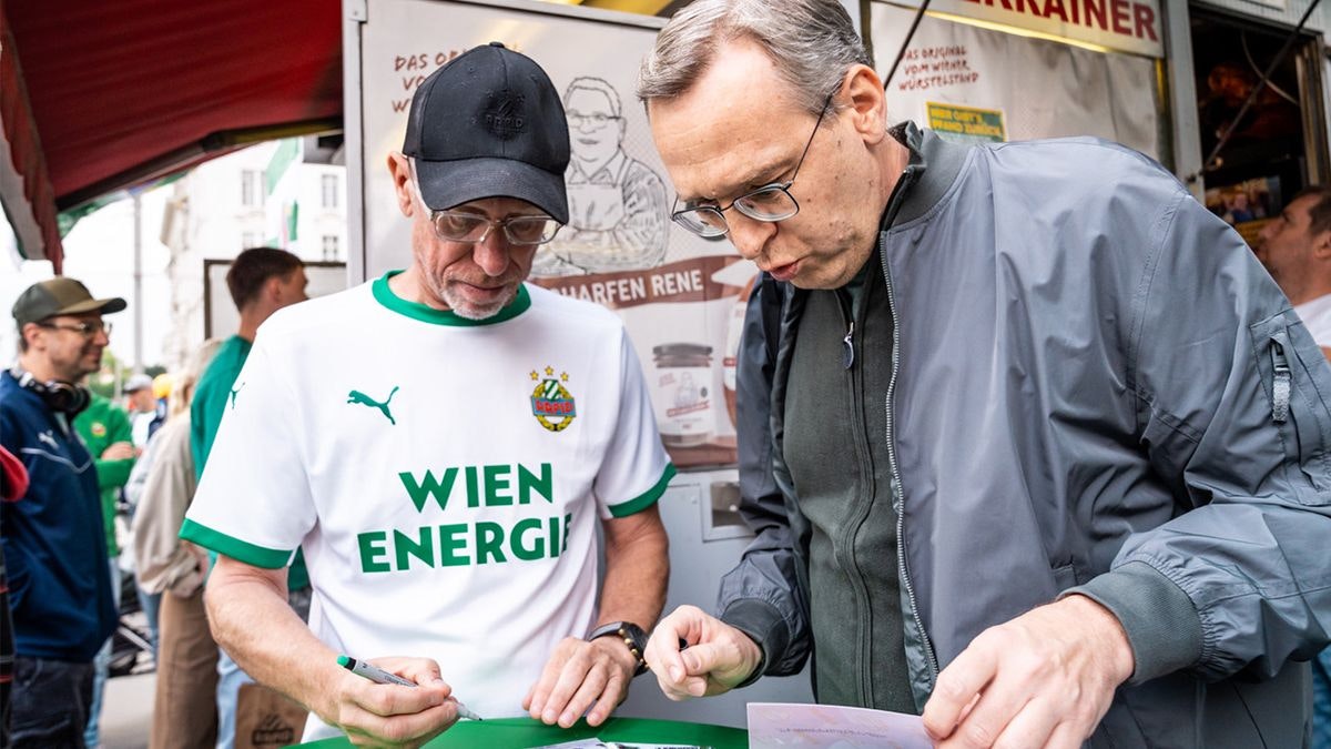 Heute.at - Peter Stöger über Trikots: Nur halb so schön...