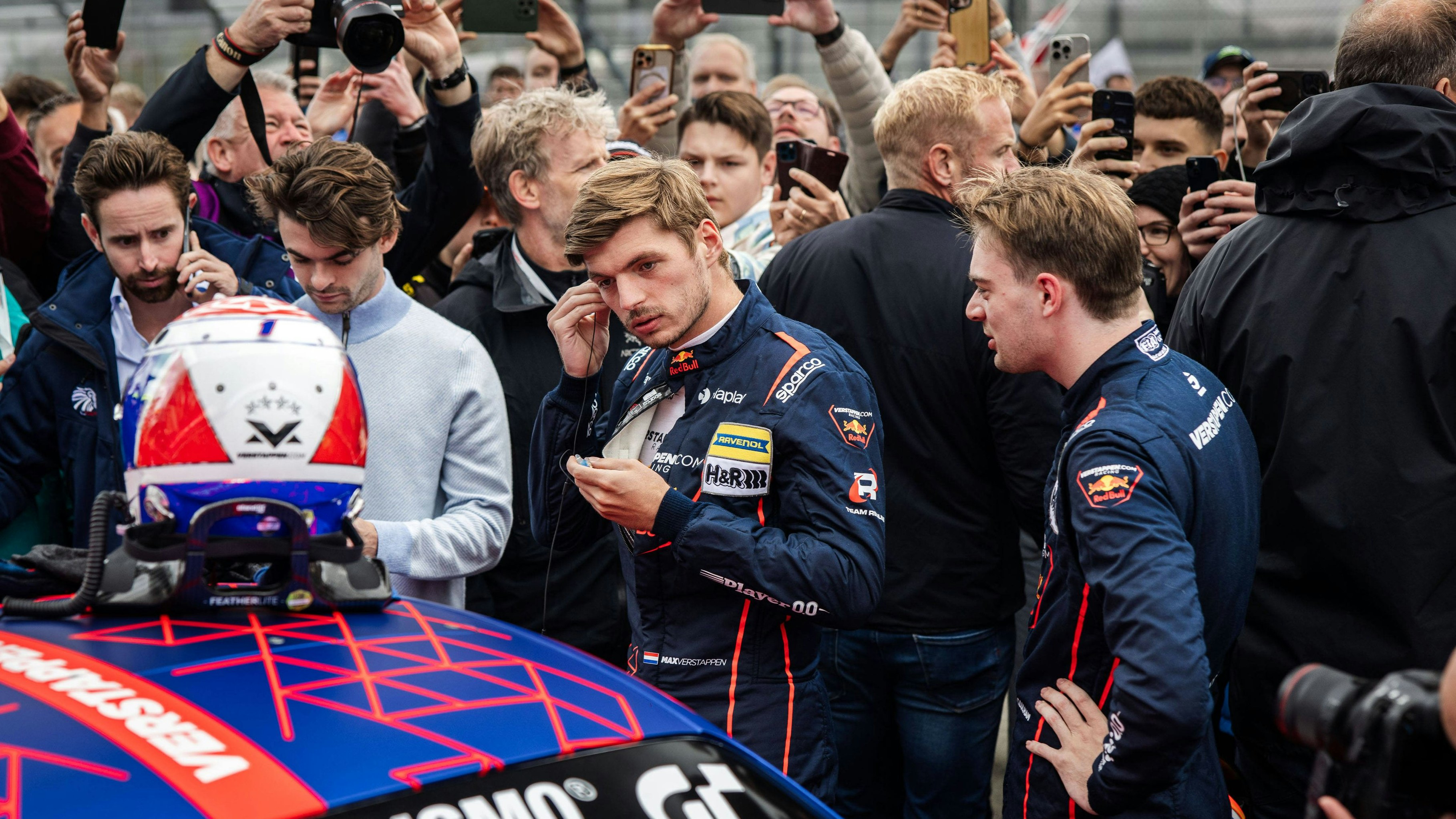 Max Verstappen absolviert sein Nordschleifen-"Permit" auf der Traditionsrennstrecke. 