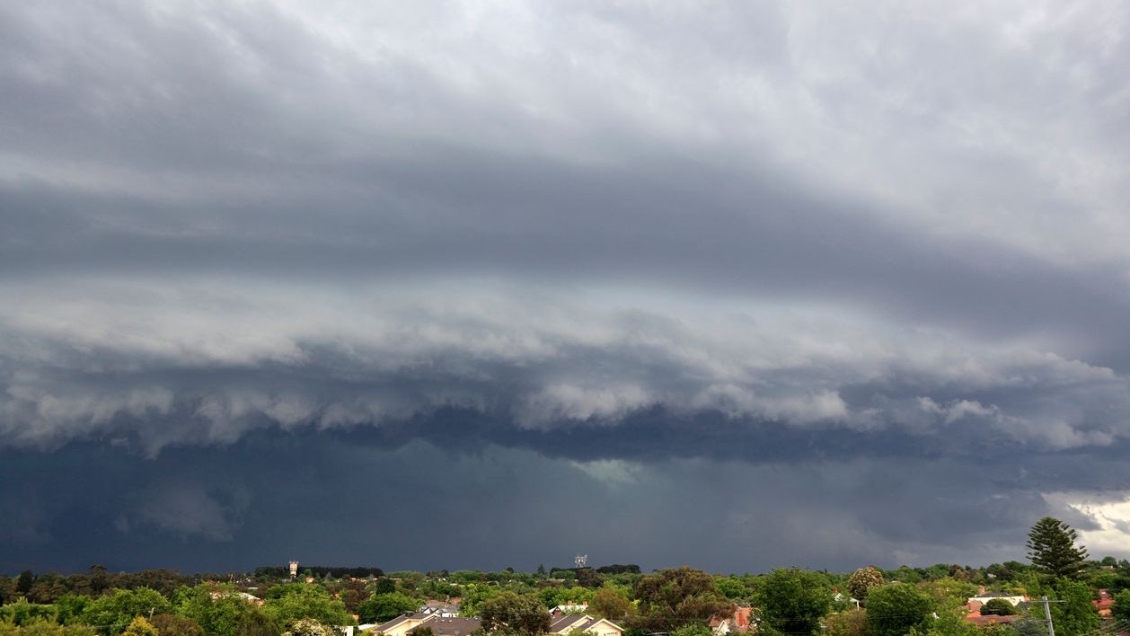 Heute.at - Unwetter toben! Superzellen nehmen direkt Kurs auf Wien