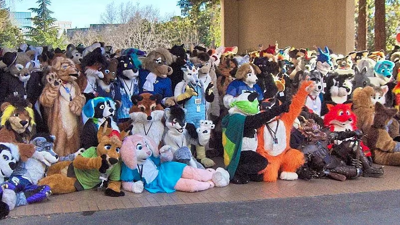 "Furries" – Menschen, die Fan sind von Tieren mit menschlichen Fähigkeiten, sich als solche verkleiden und/oder in entsprechenden Kostümen Rollenspiele ausführen.