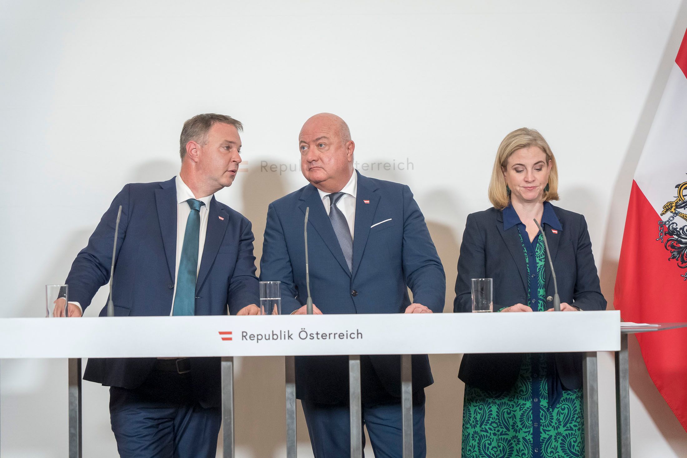 Große Unzufriedenheit in Bevölkerung mit Dreier-Koalition – auch hinter den Kulissen rumort es.