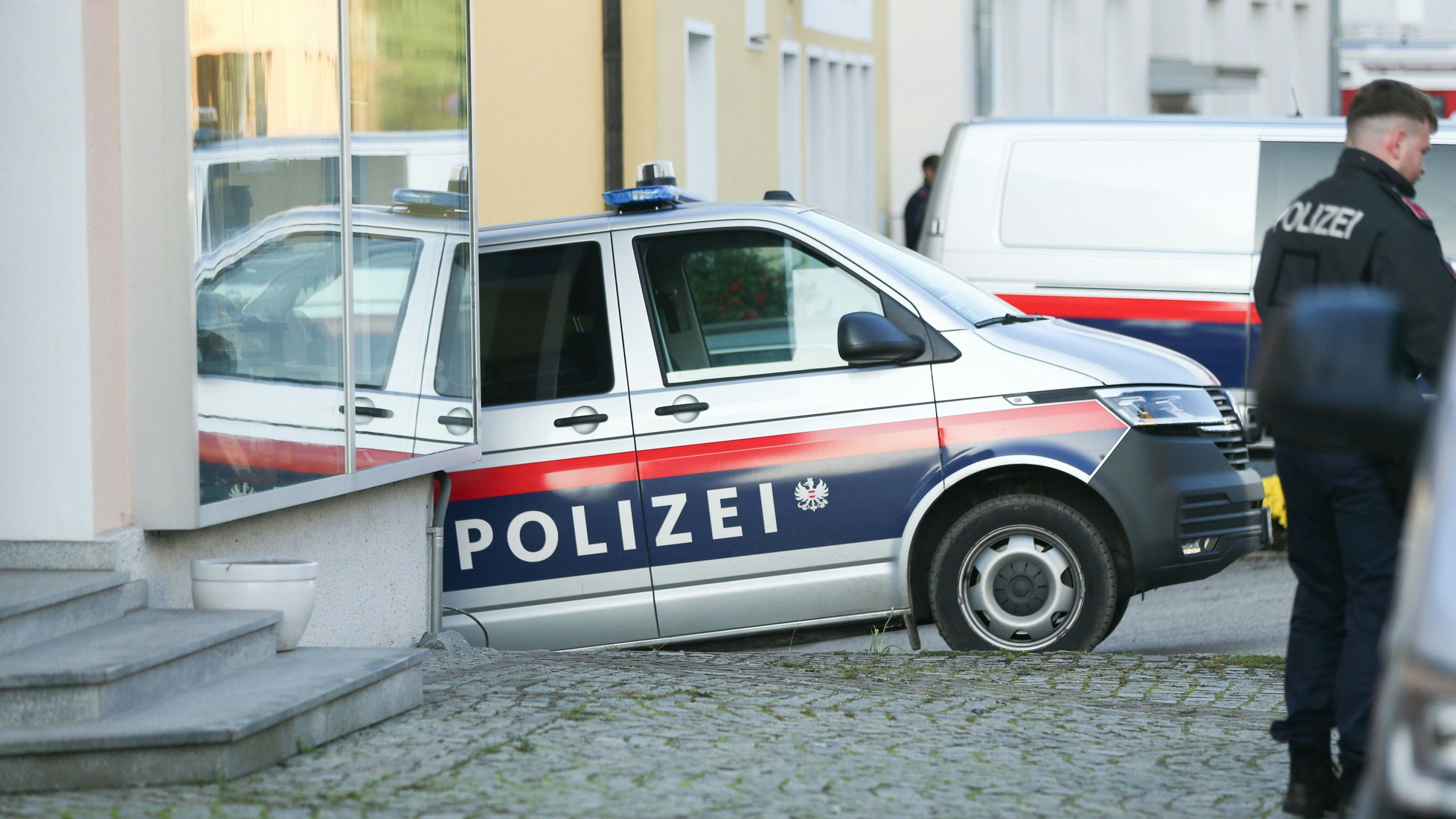 Heute.at - Großfahndung! Mann entführt Ex-Frau nach Aussprache