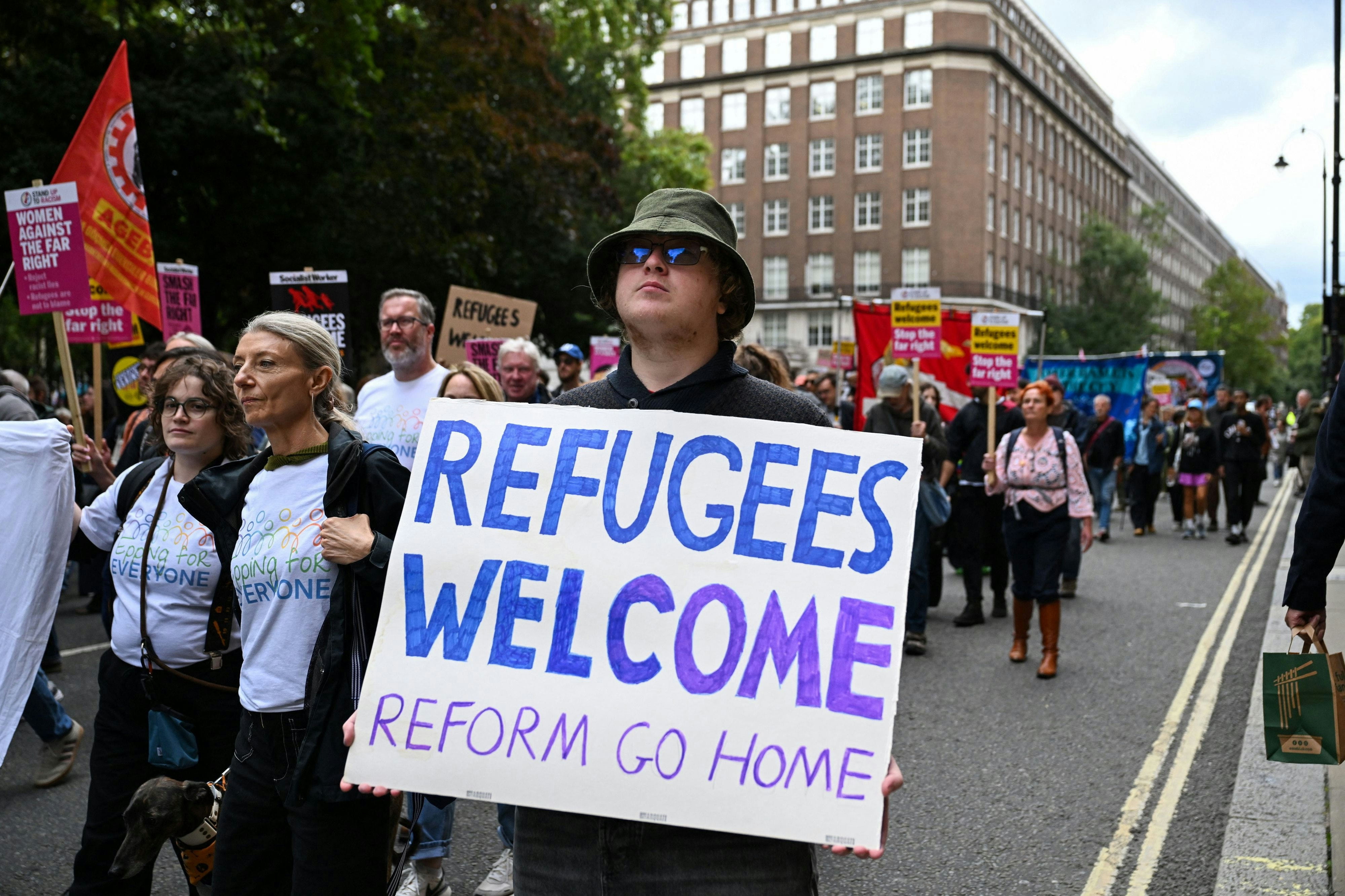 Die Gegen-Demo Stand Up to Racism war weniger stark besucht