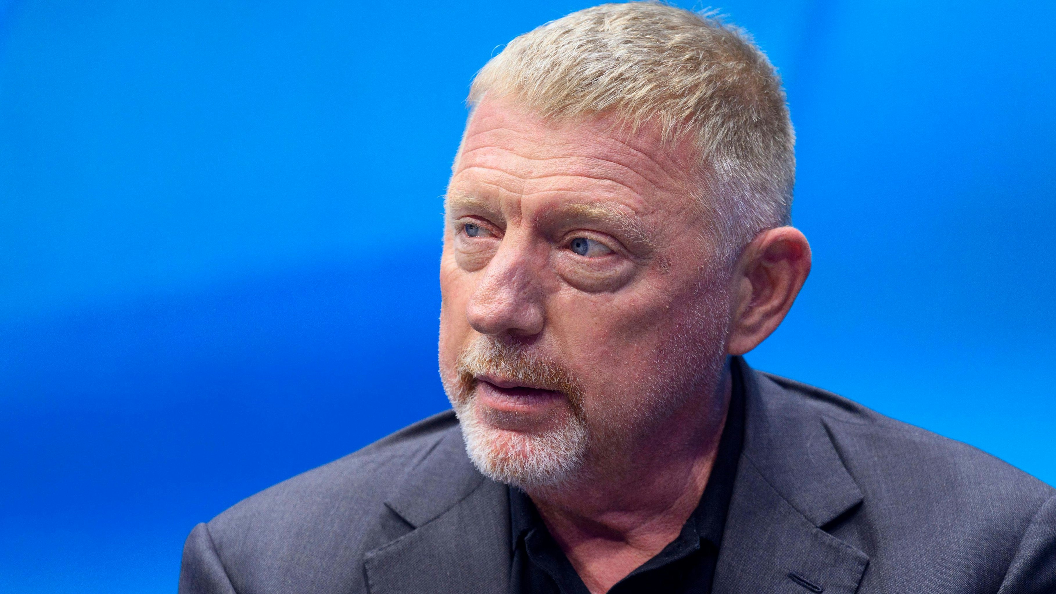Heute.at - Boris Becker gibt Signierstunde – kaum jemand kommt!