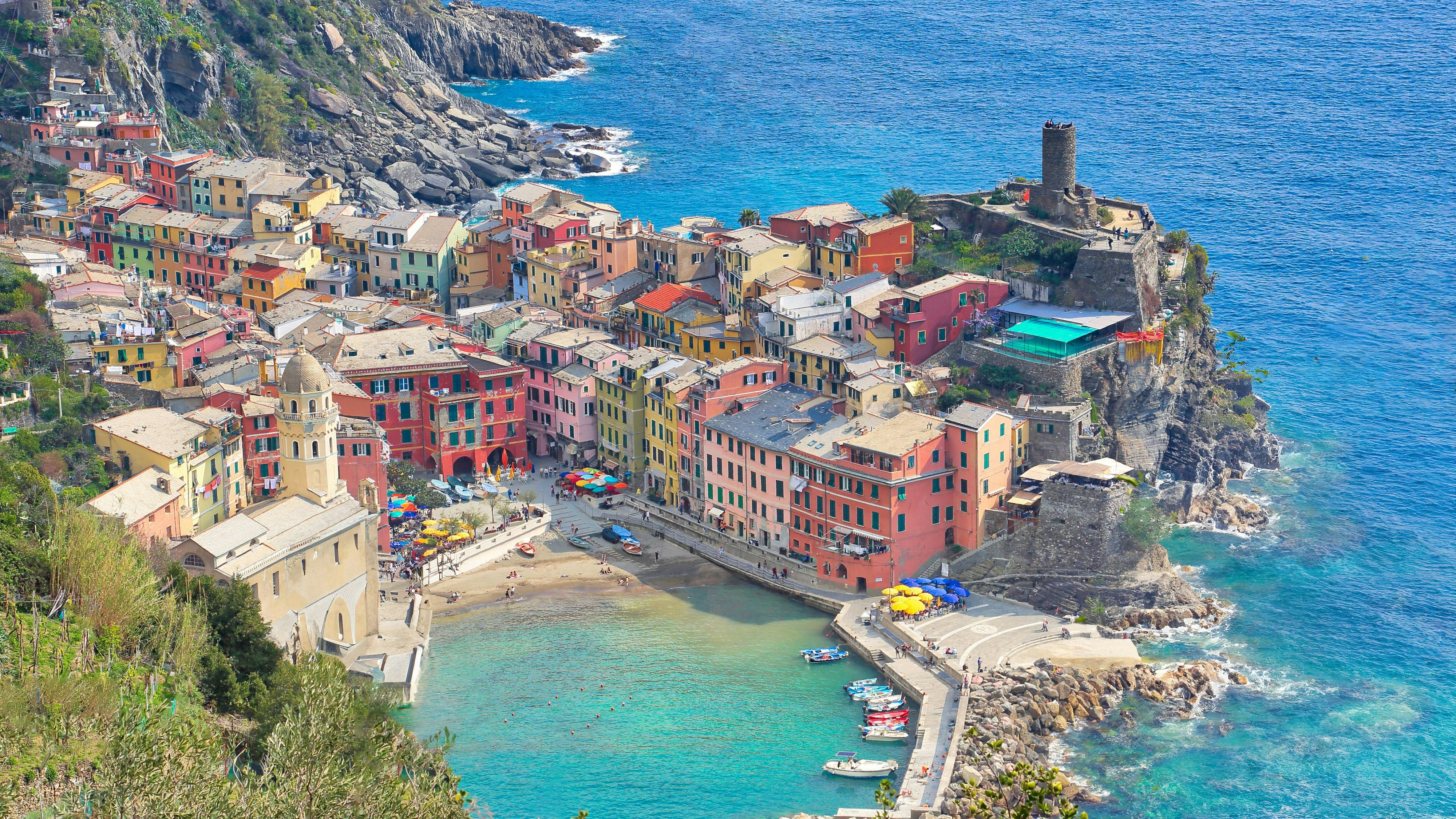 Cinque Terre ist bekannt für ihre ikonische Riviera-Ästhetik.