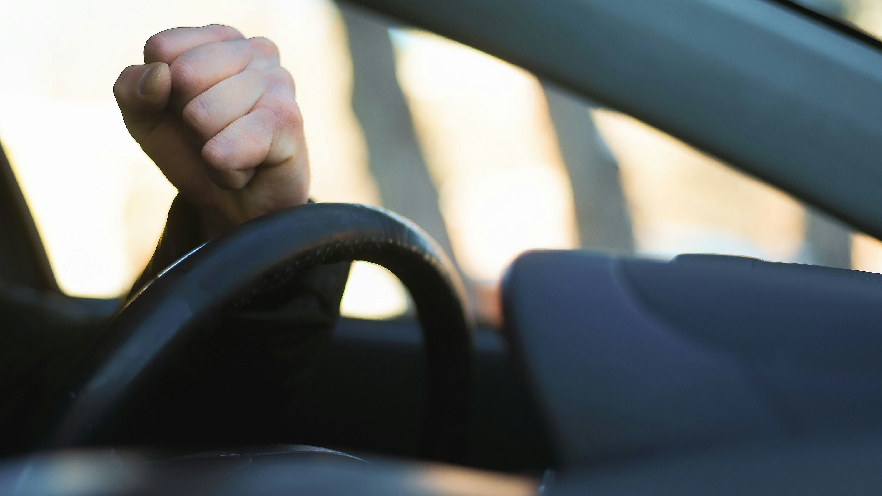 Der Pkw-Lenker war über den Umstand, gefilmt worden zu sein, alles andere als erfreut. 