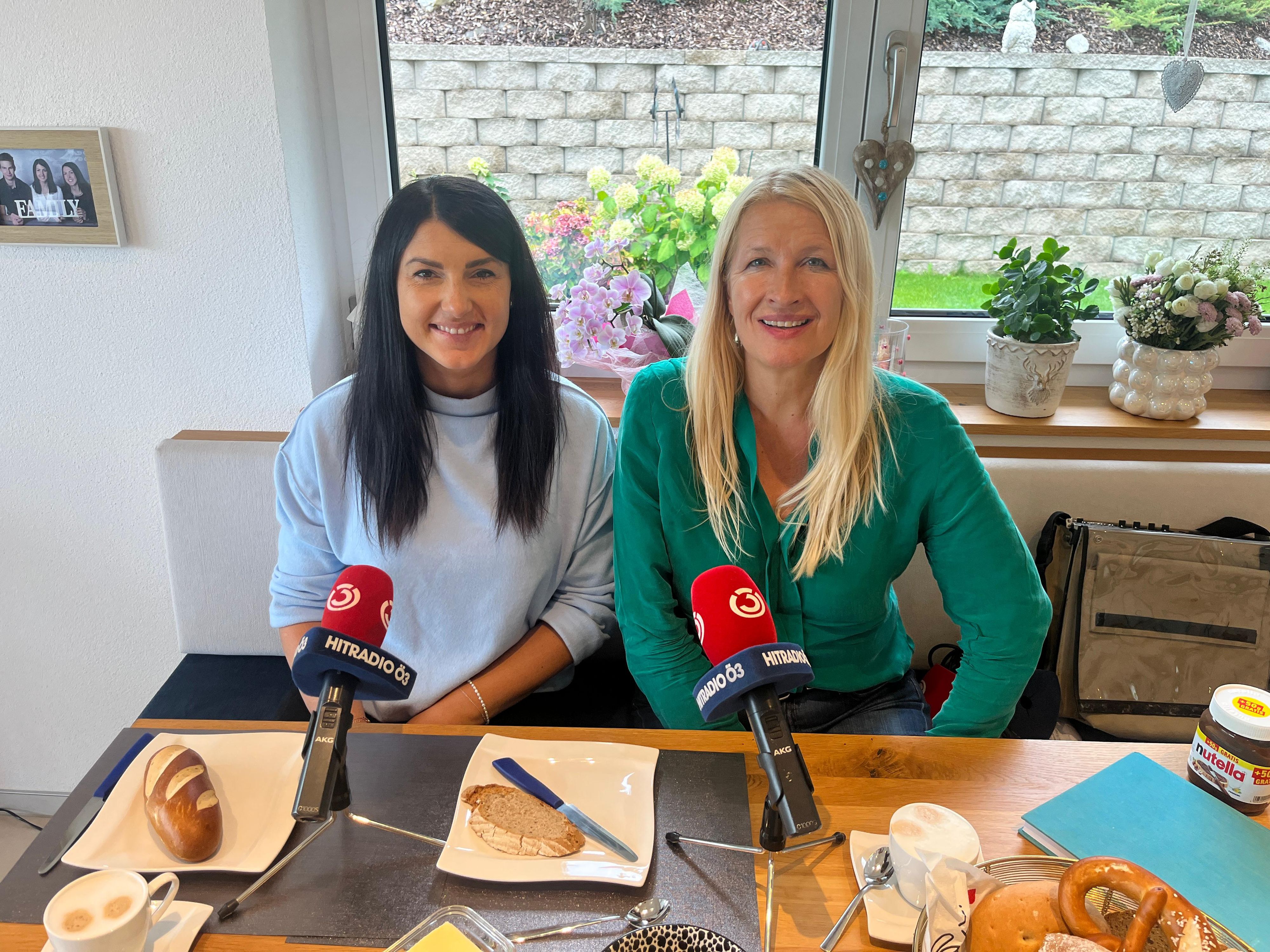 Ski-Weltmeisterin Stephanie Venier und Ö3-Star Claudia Stöckl