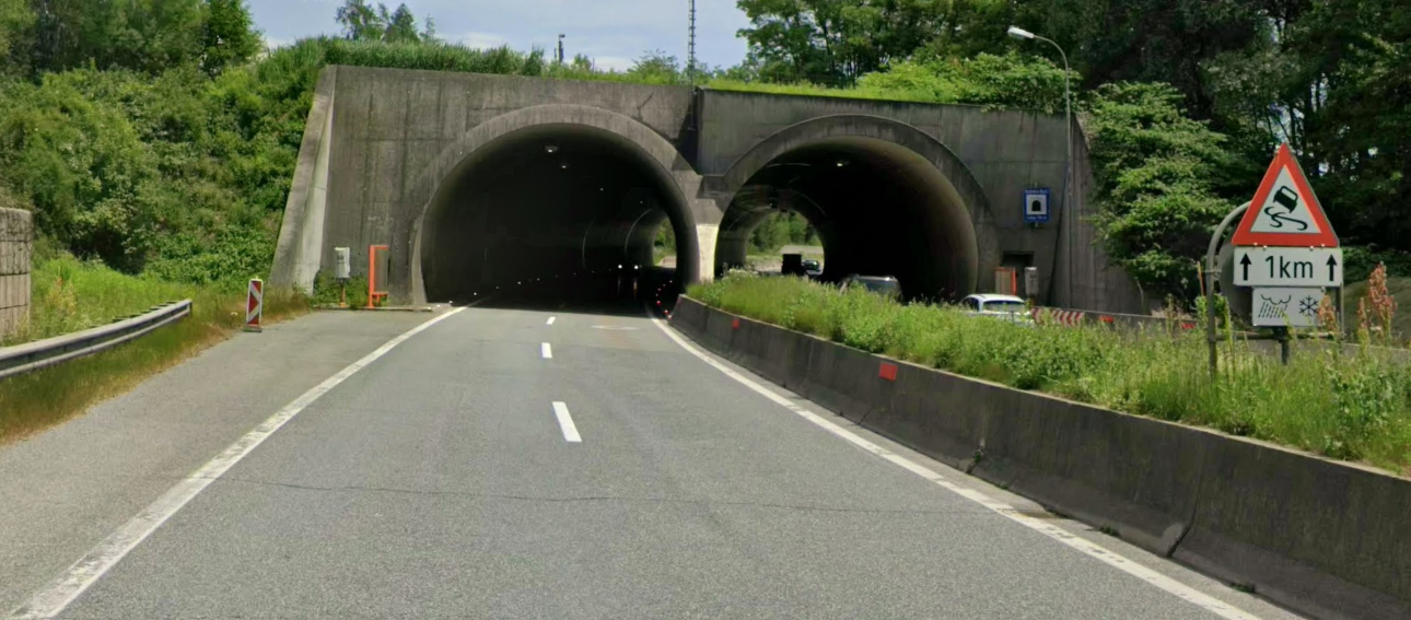 Der Geisterfahrer hatte im Bereich der Unterflurtrasse Farchern (im Bild) mitten auf der Autobahn umgedreht.