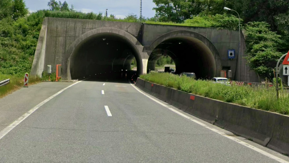 Heute.at - Geisterfahrer mit zwei Kindern im Auto auf A2 gestoppt
