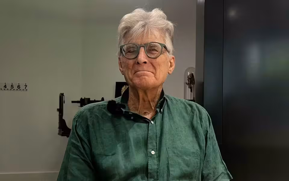 Der Schweizer Tobias Bauer kann dank eines Zahns im Auge wieder sehen – nach Jahren im Dunkeln.