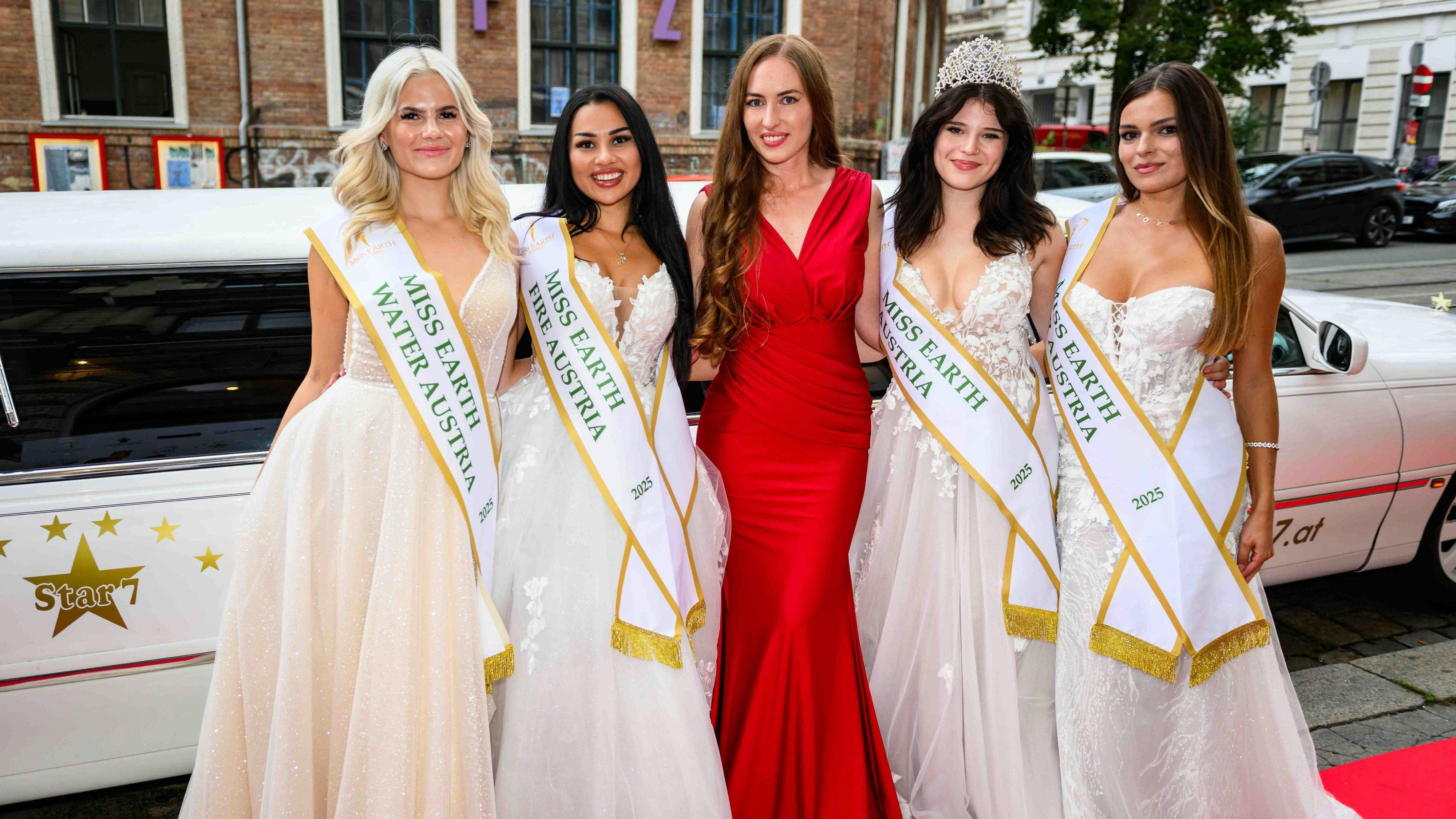 Die vier Siegerinnen (v.l.n.r); Selina Popaj, Tajamowa Adilja, Melanie Gasner (Miss Earth Austria 2019) Lotte Diry und Aleksandra Vukic.