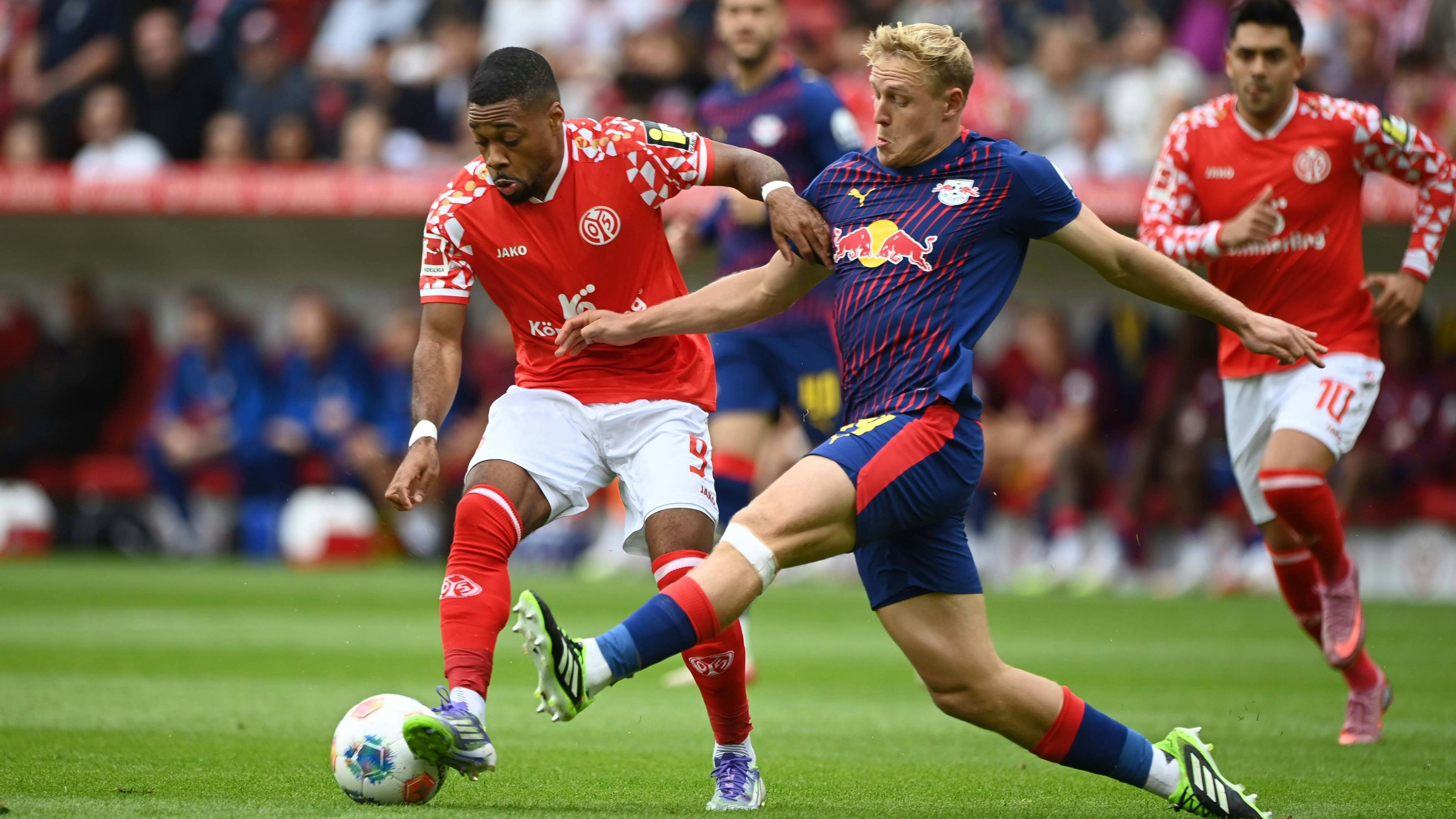 Xaver Schlager musste gegen Mainz früh vom Platz.