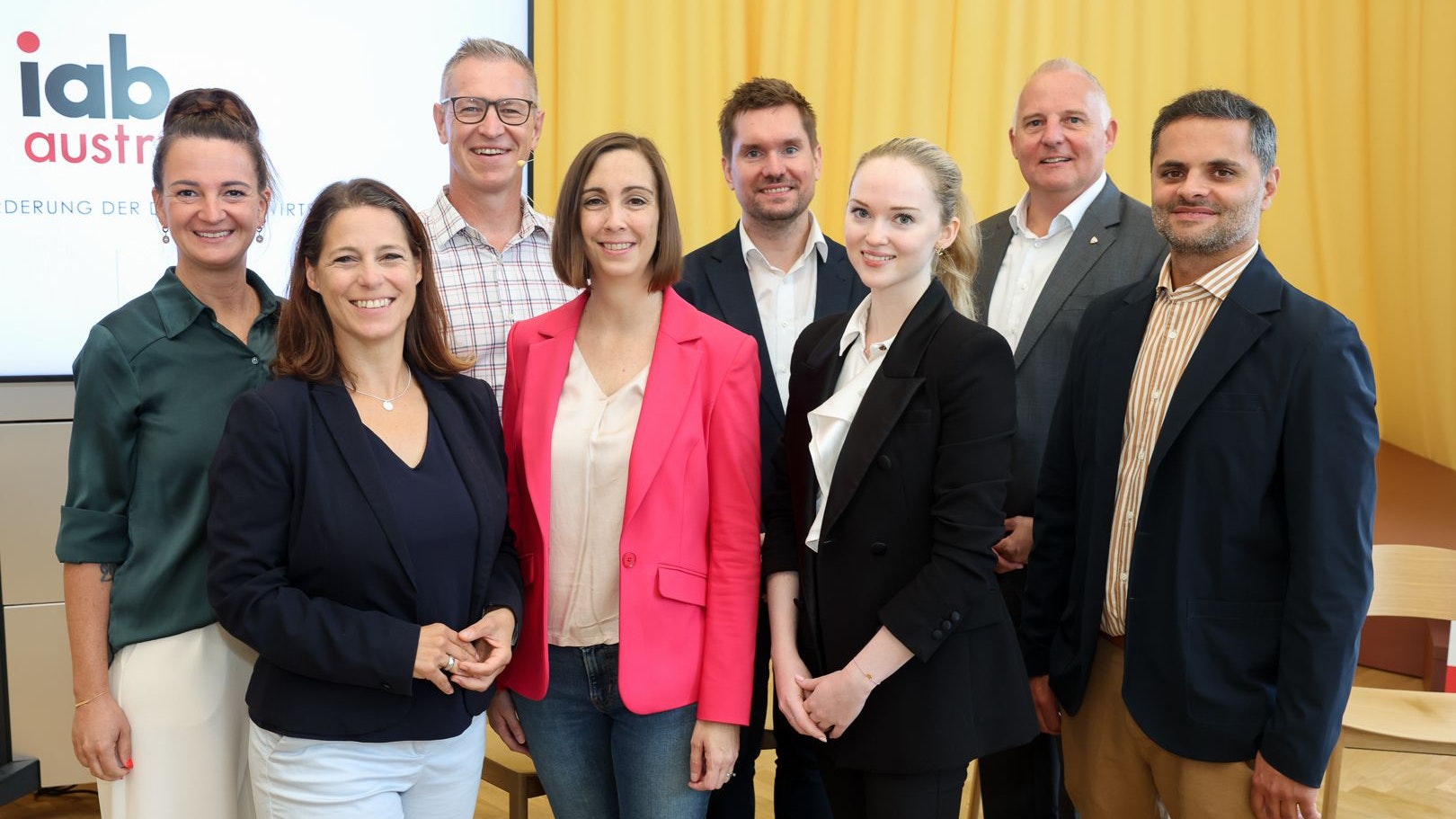 Neue Spielregeln im digitalen Marketing: iab NETwork fokussiert KI-Agenten und GEO.