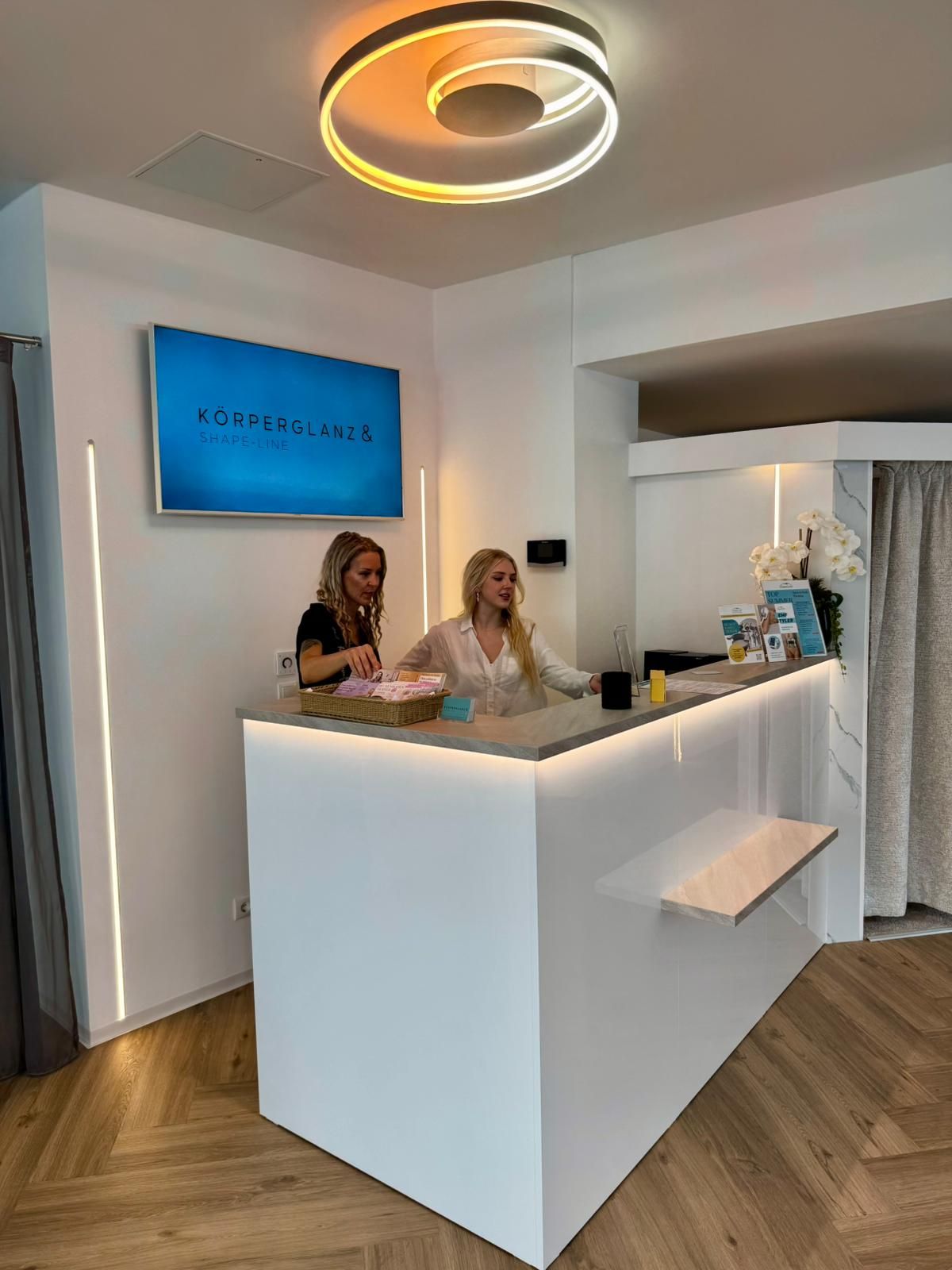 Simone Lugner startet in ein neues (Berufs)Leben