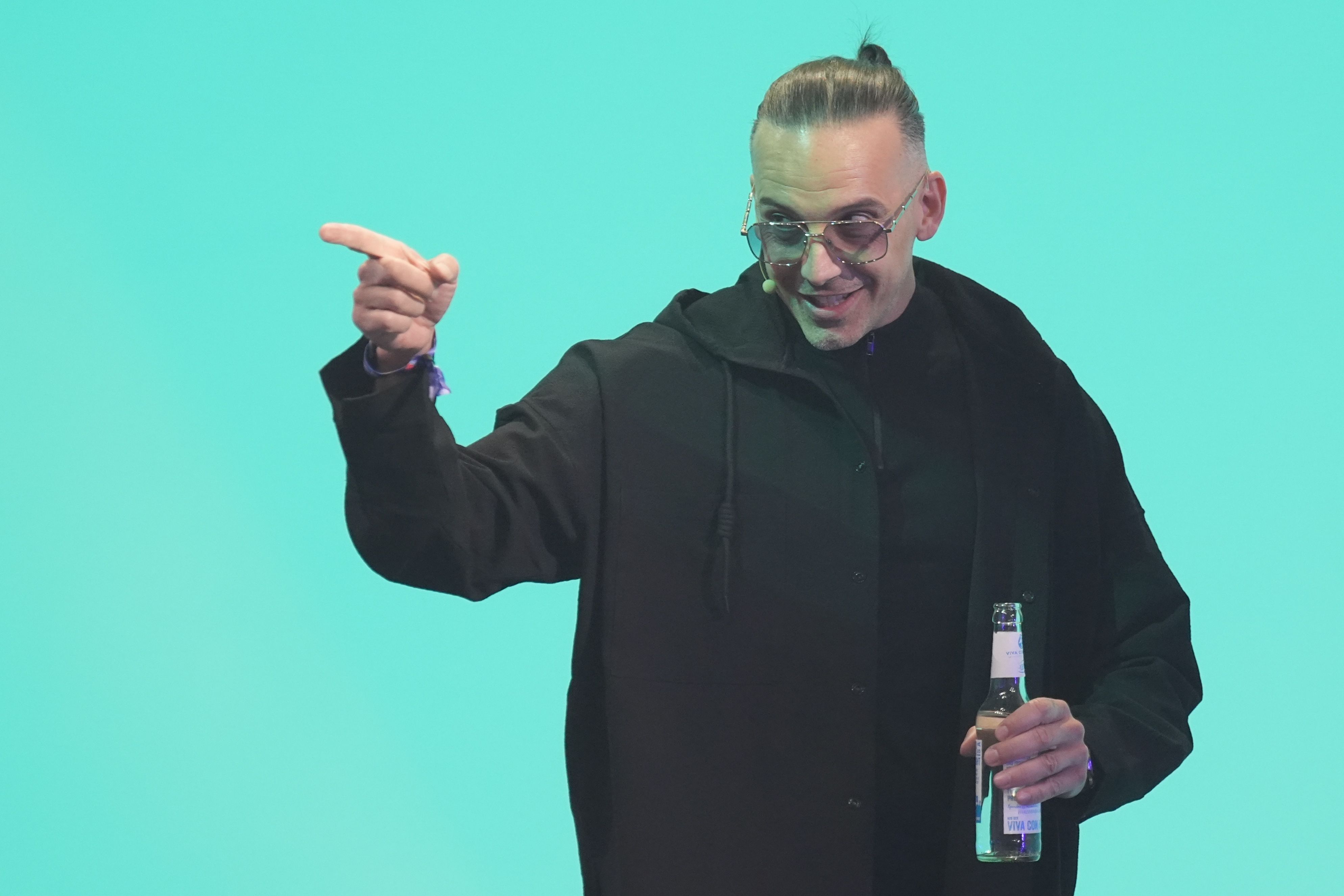 RAF Camoras stürmt mit 