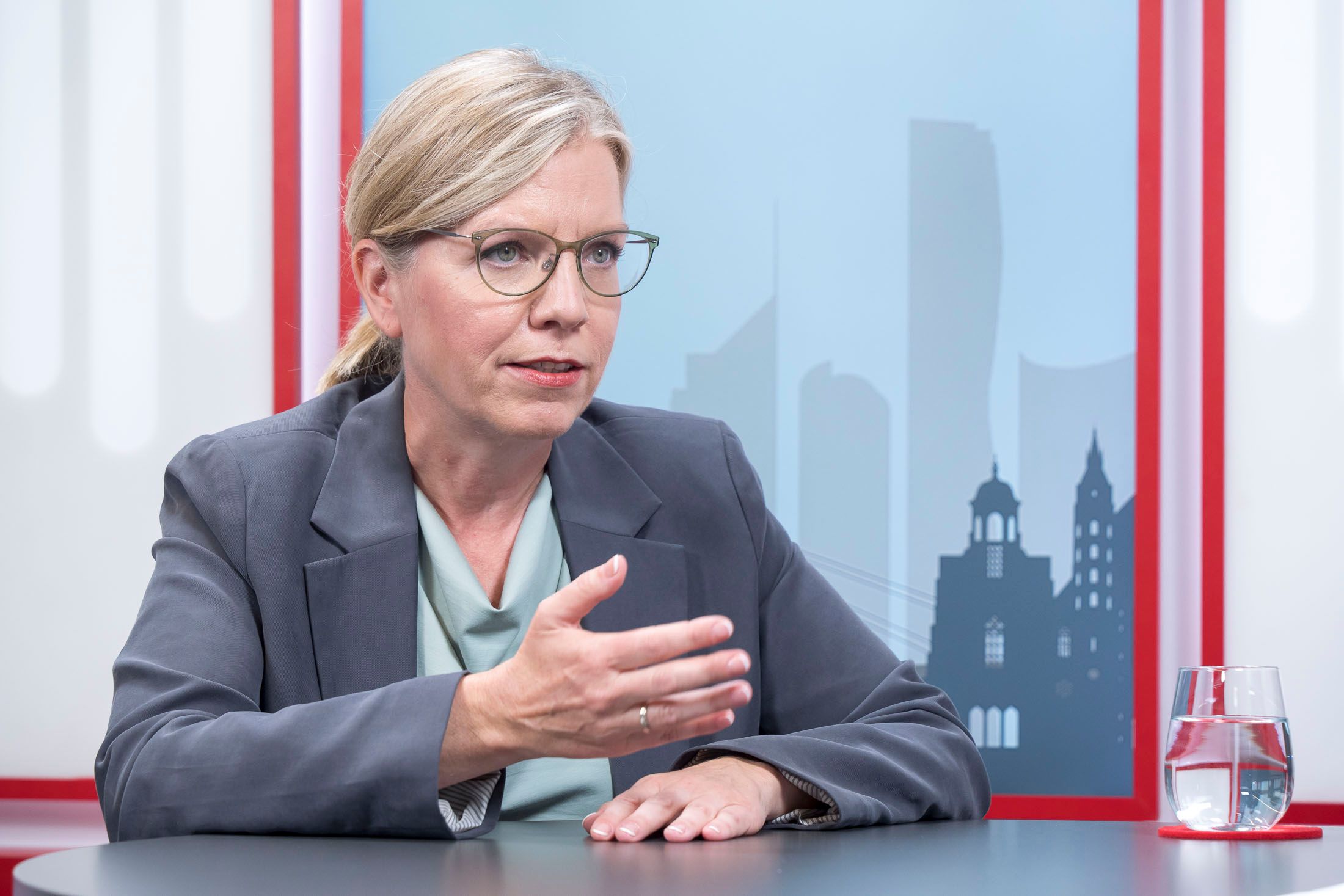 Grünen-Klubobfrau Leonore Gewessler wurde am Montag 48 Jahre alt, feierte mit ihrem Ehemann.