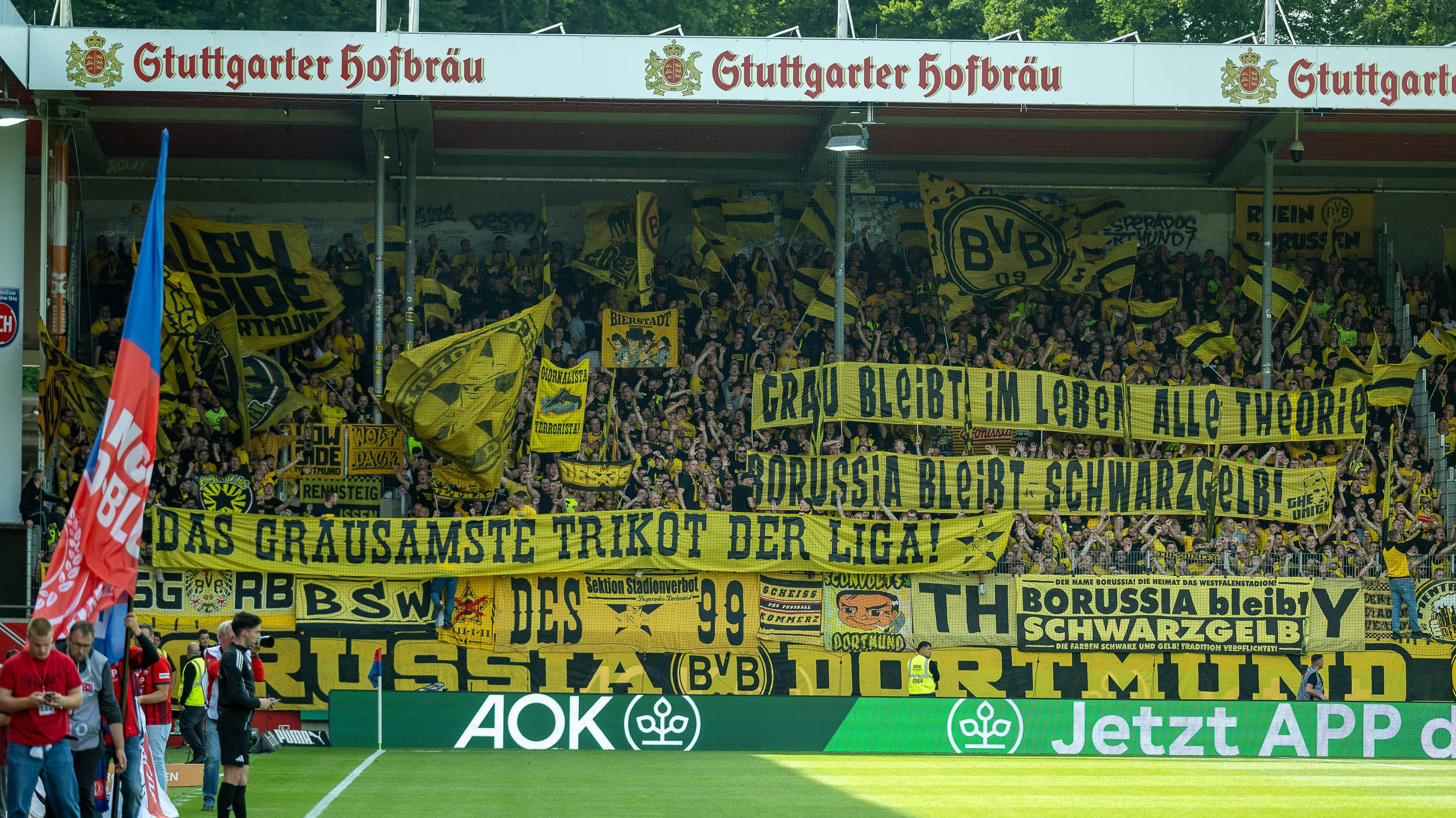 Heute.at - Grausamstes Trikot der Liga – BVB kontert Fan-Kritik