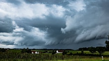 Gewitter mit Starkregen zieht direkt nach Österreich
