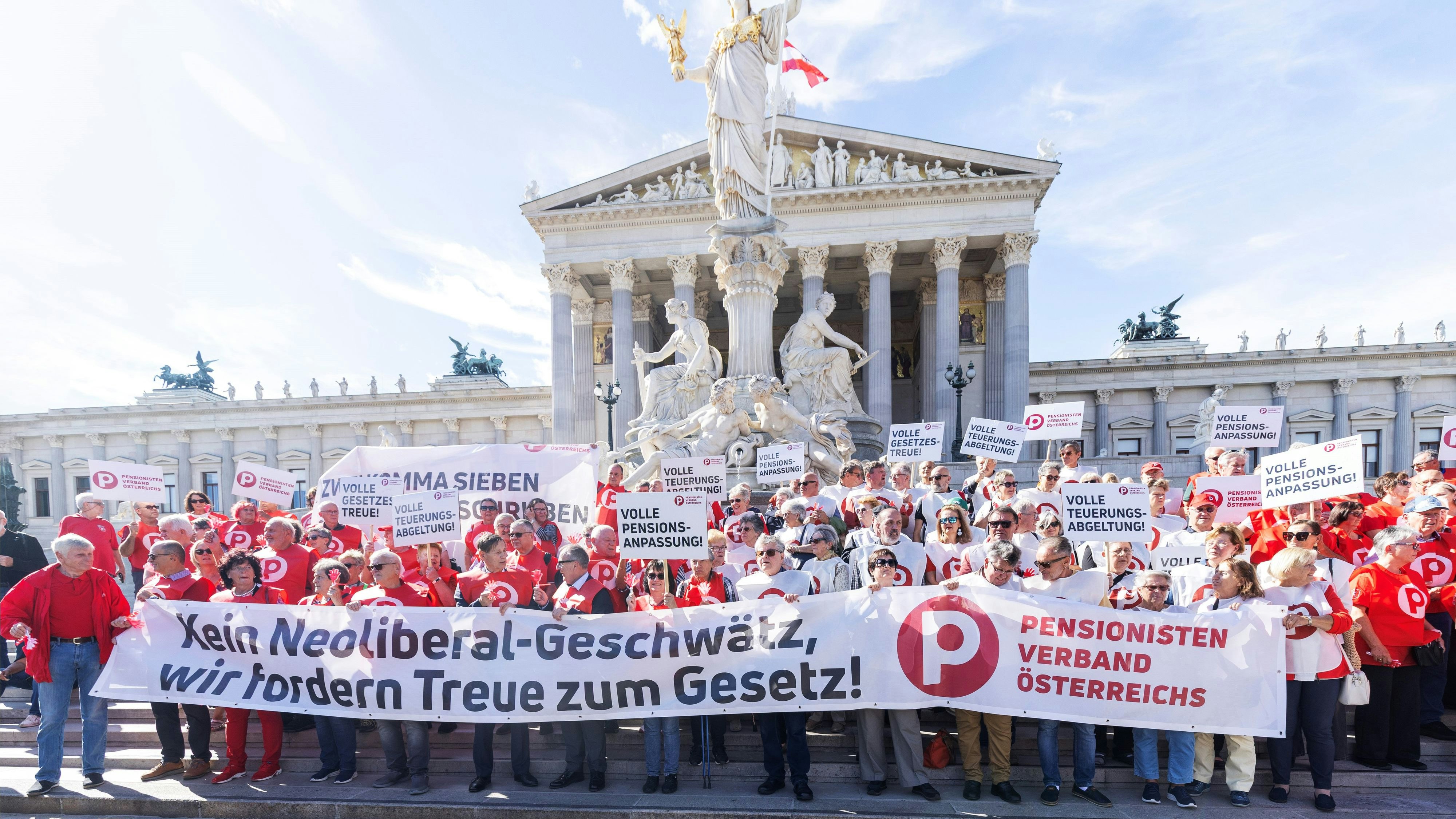 Der SPÖ-nahe Pensionistenverband protestierte am Montag gegen die Pensionsanpassungen. 
