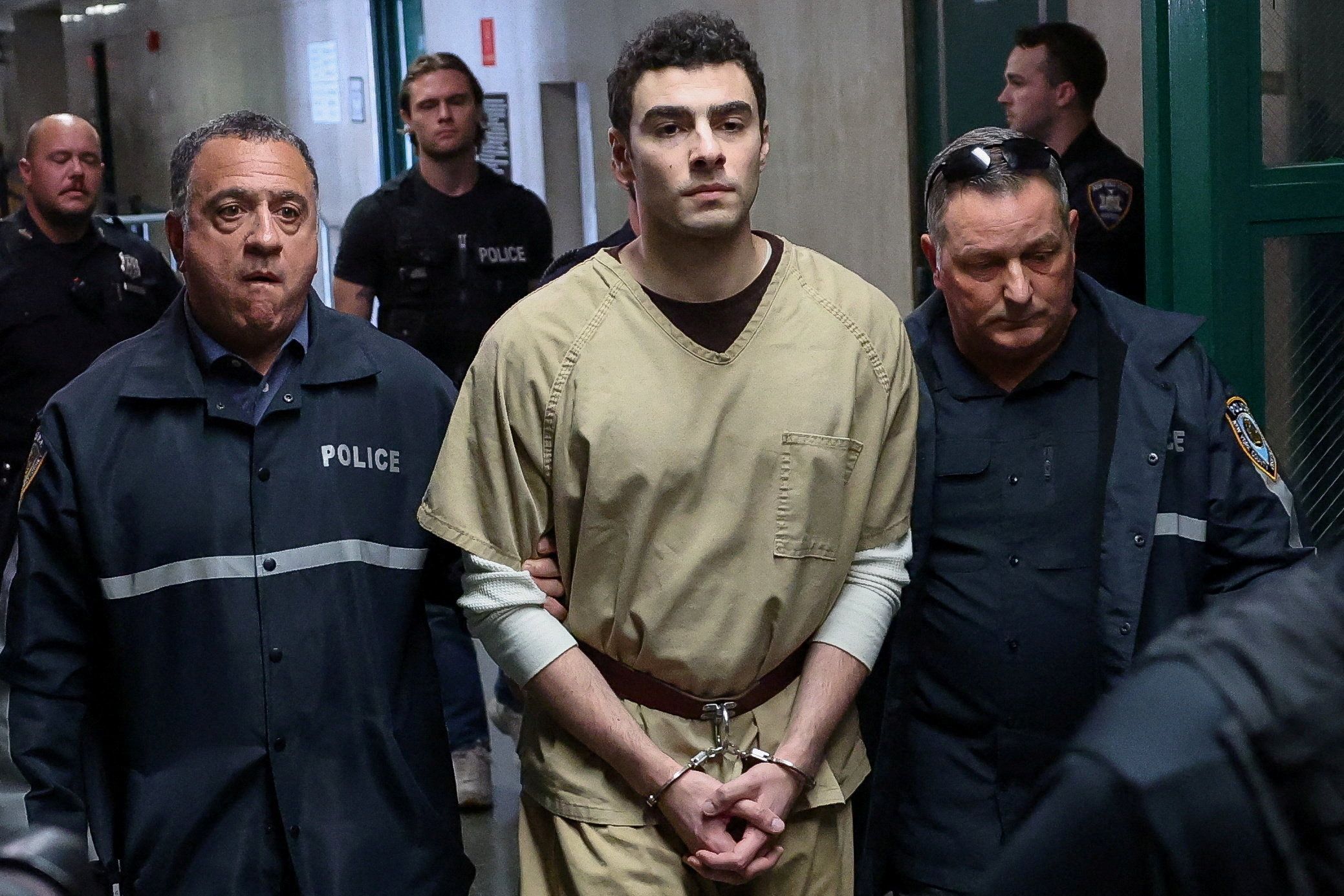 Die Terrorismusvorwürfe gegen den mutmaßliche CEO-Mörder Luigi Mangione wurden fallengelassen.