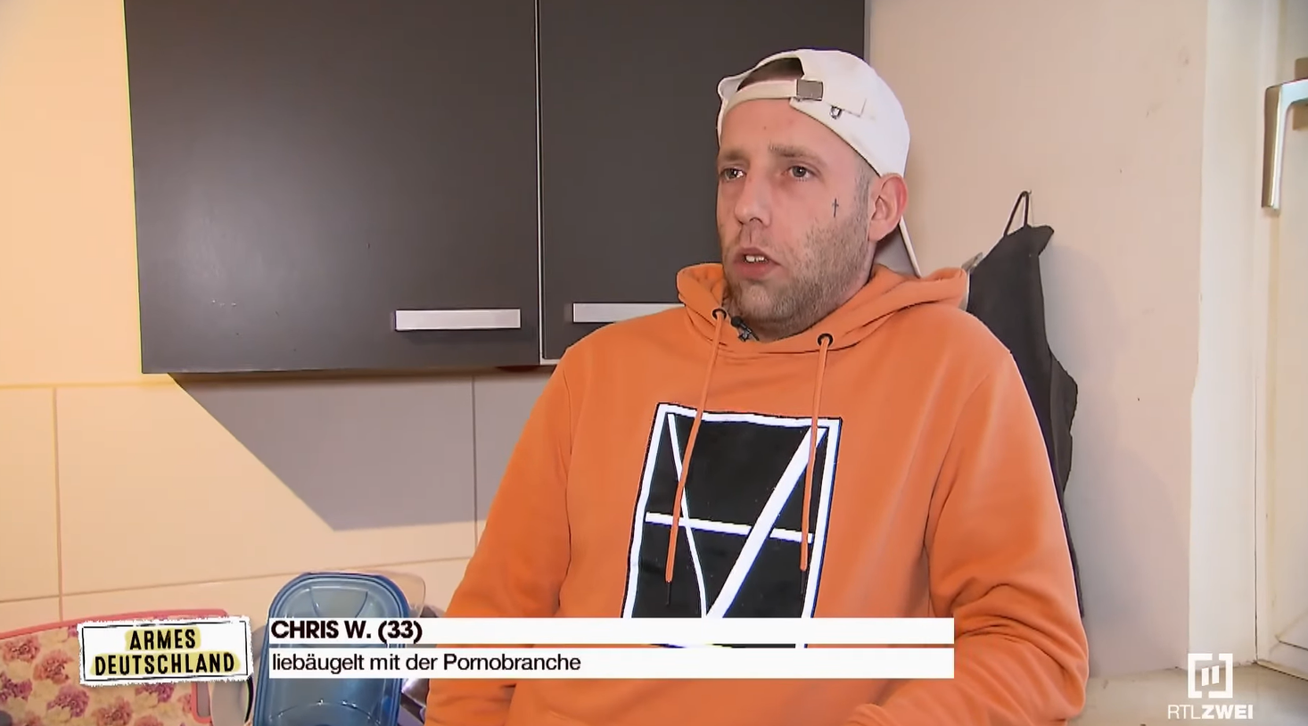 Heute.at - Chris (33) kassiert Sozialhilfe und will Pornos drehen