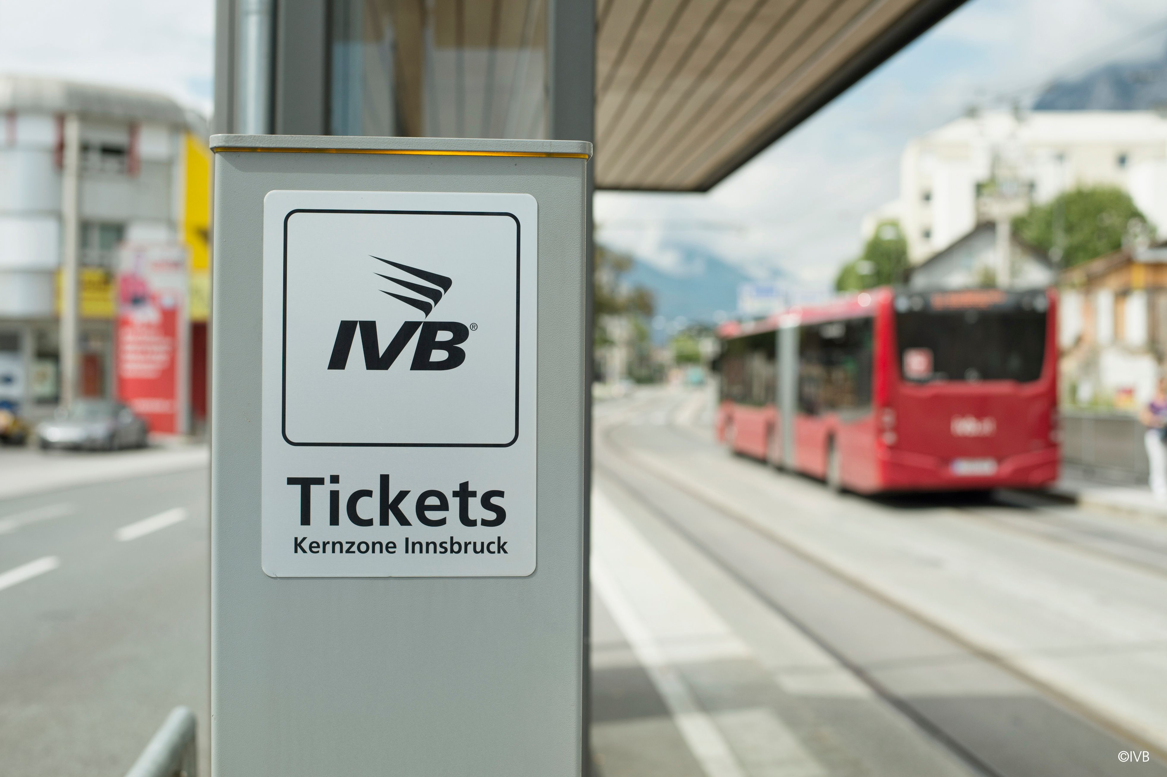 Justizwache-Bediensteter trieb in den Innsbrucker Öffis offenbar sein Unwesen.