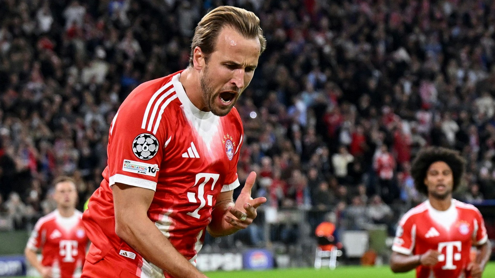 Bayerns Star-Stürmer Harry Kane gegen seine Landsleute von Chelsea. 