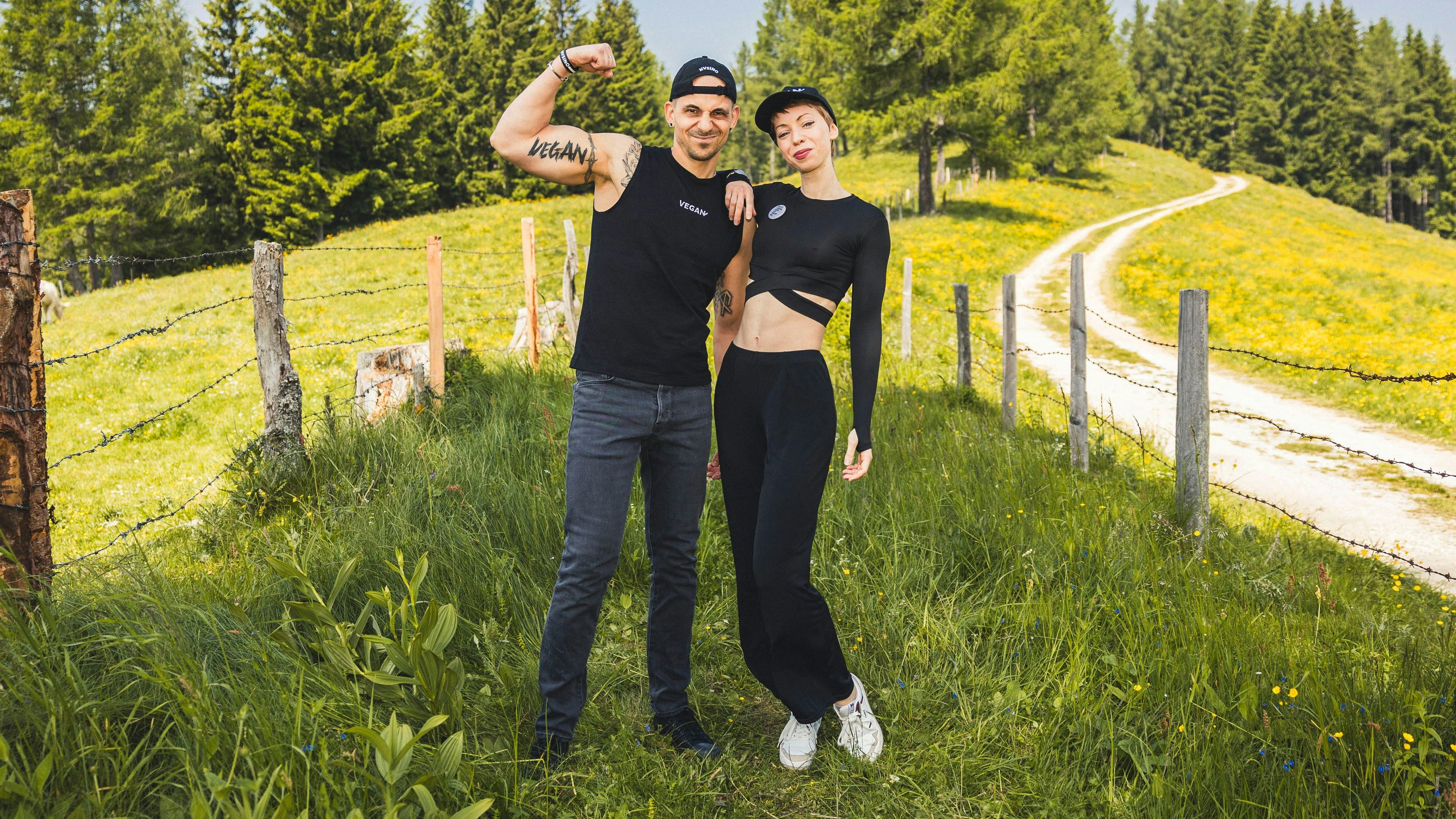 Heute.at - DIESES Veganer-Duo bringt Zündstoff ins Forsthaus