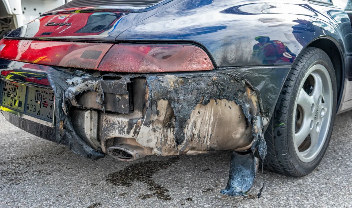 Heute.at - Sündteurer Porsche 911 geht plötzlich in Flammen auf