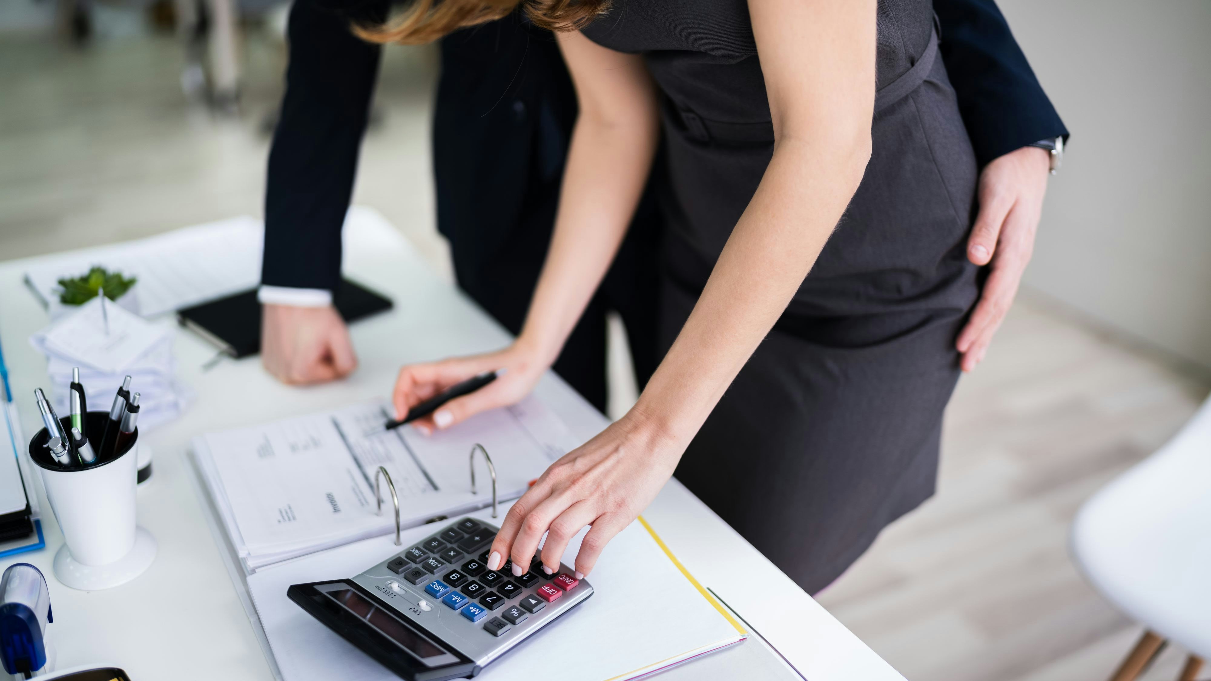 Heute.at - Studie deckt auf! Jeder Zehnte hat Sex am Arbeitsplatz