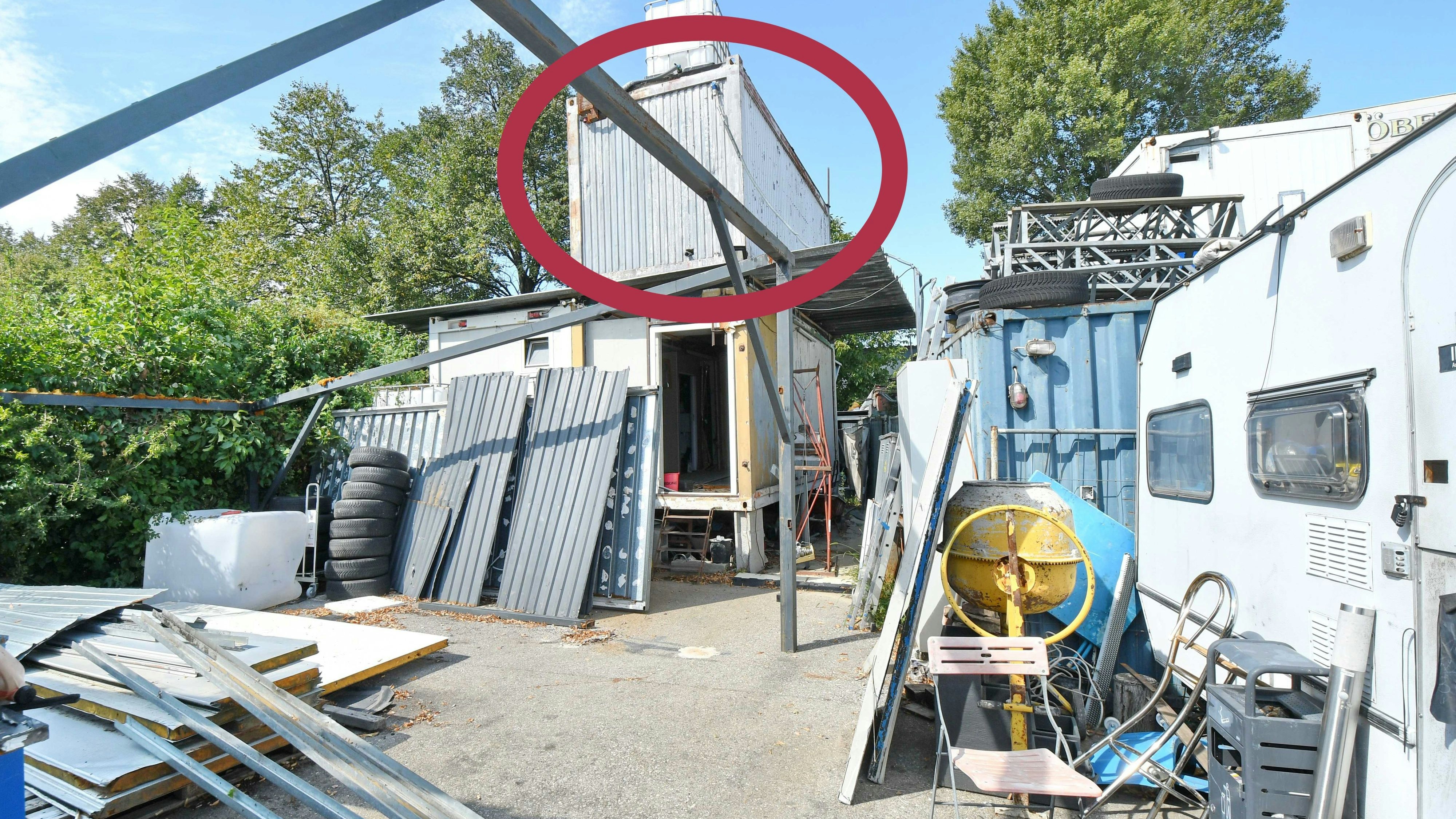 In diesem Container soll der Mann die 28-Jährige missbraucht haben.