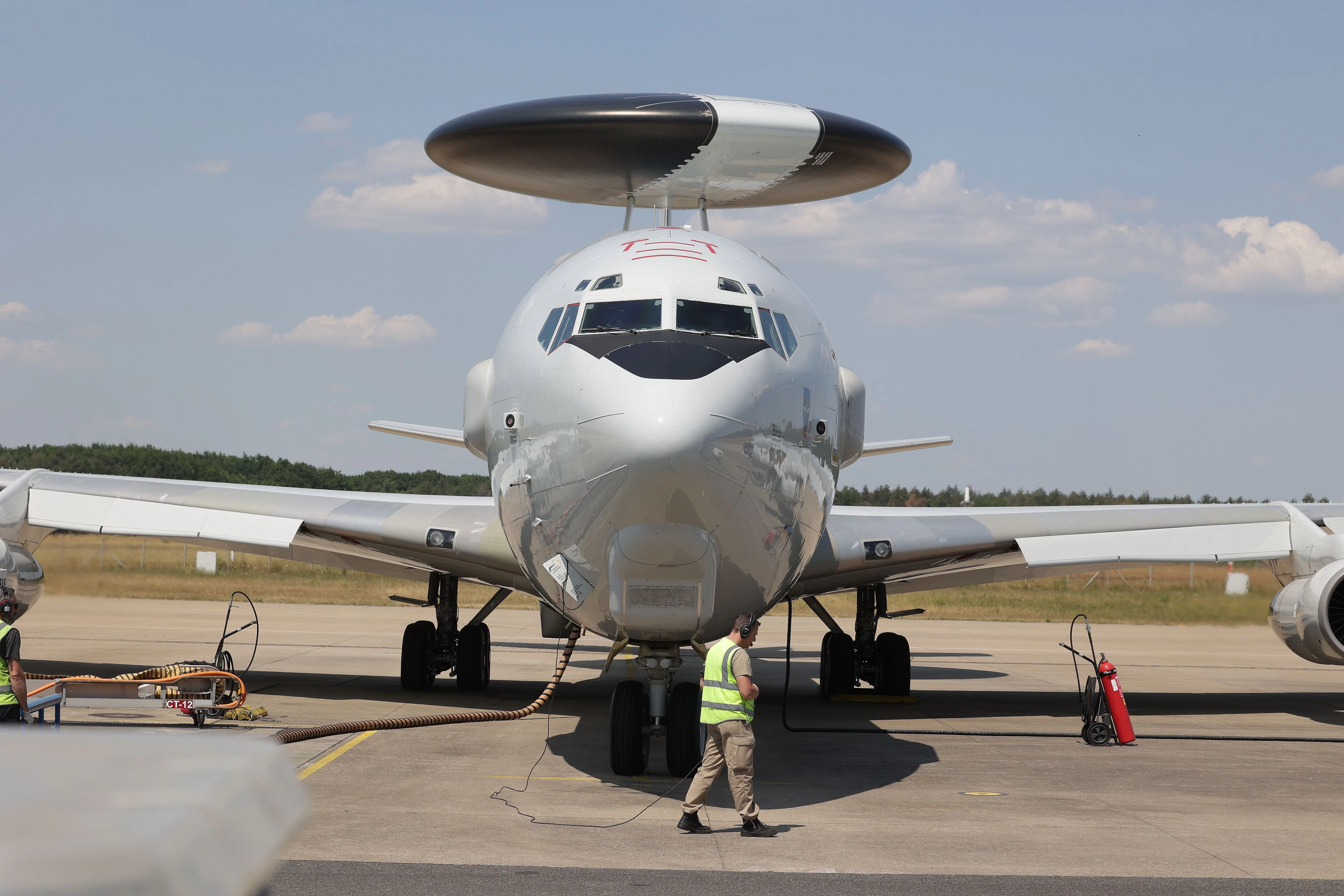 AWACS-Aufklärungsflugzeug der NATO: Österreich sitzt im Rahmen der "Partnership for Peace" als Zuhörer mit am Tisch