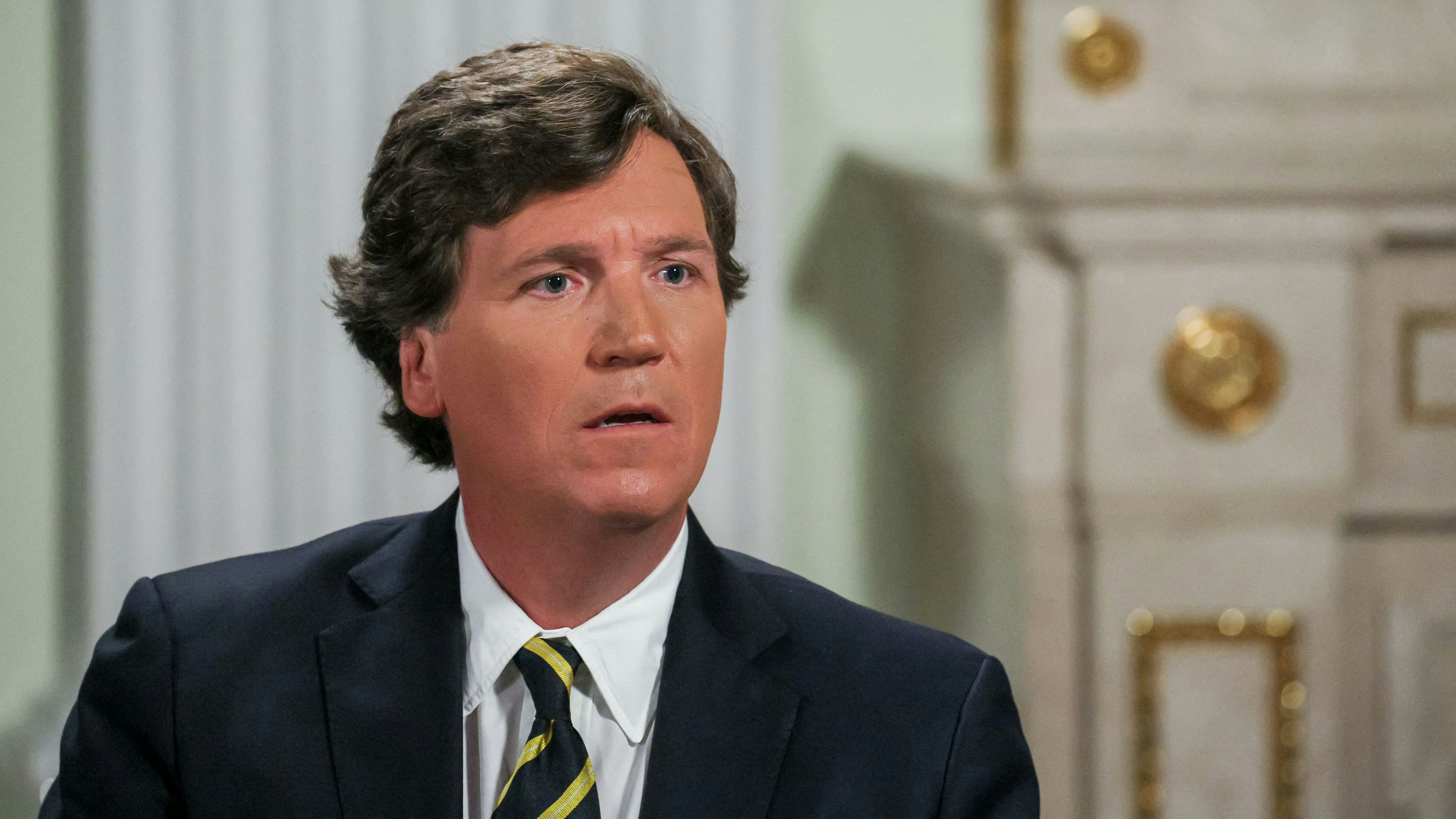 In einem Interview mit Tucker Carlson (hier ein Archivbild) räumte OpenAI Fehler ein