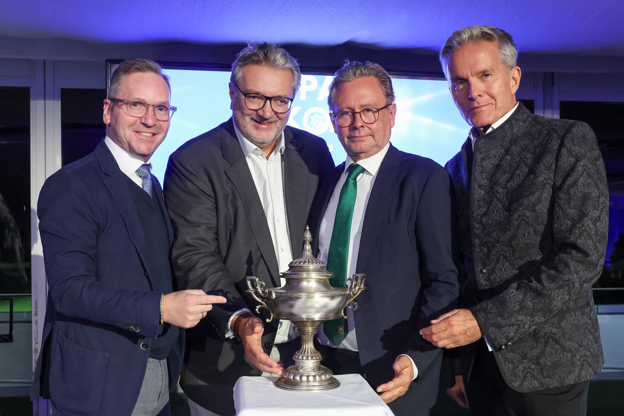 Roland Schmid (Immo United), First Vienna FC 1894), Stadtrat Peter Hacker, Alexander Wrabetz (SK Rapid), Moderator Alfons Haider bei 