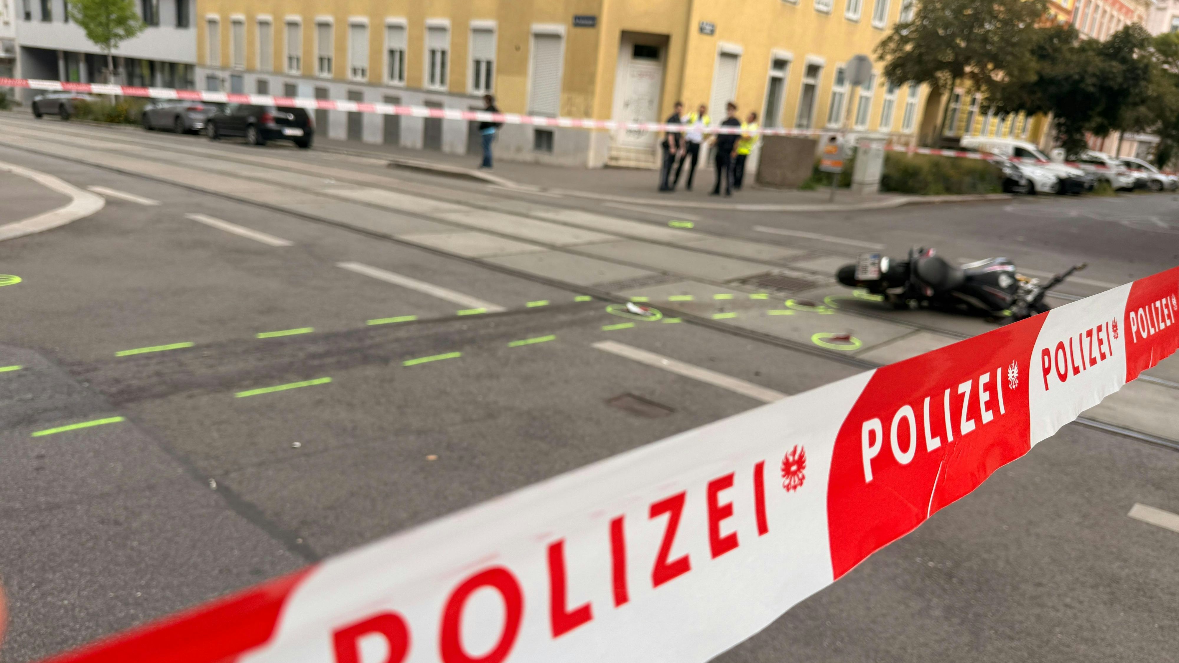 Heute.at - Heftiger Motorrad-Crash in Wien fordert zwei Verletzte