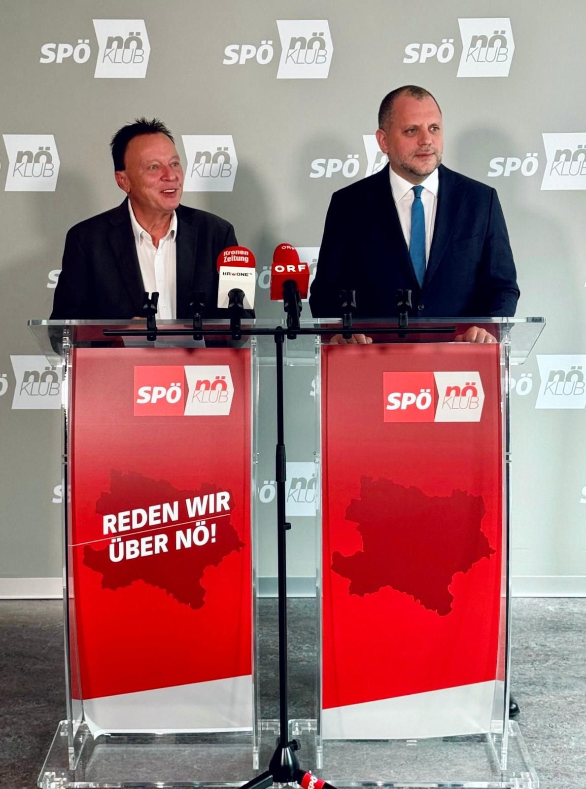 Klubobmann Hannes Weninger (l.) und SPÖ NÖ-Landesgeschäftsführer Wolfgang Zwander bei der Pressekonferenz am Donnerstag.