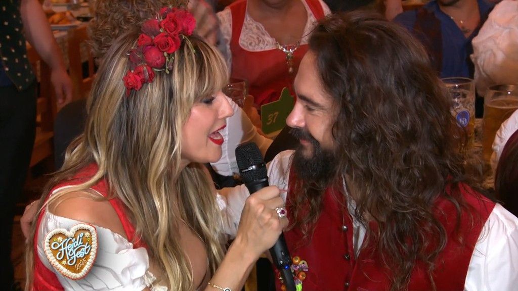 Heidi Klum moderierte nicht nur durch die Acts, sondern sang auch selbst beim 