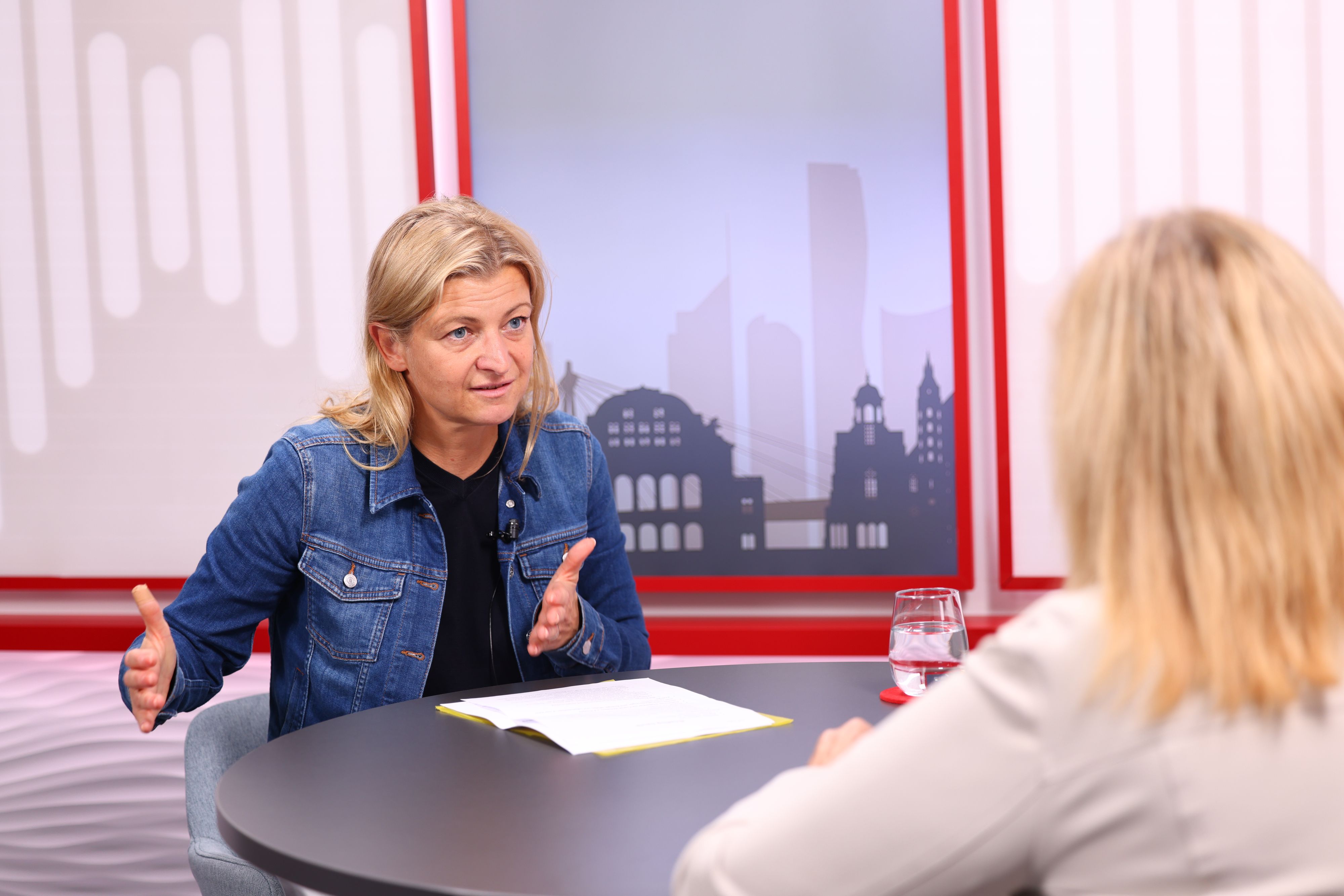 Barbara Teiber, Chefin der Gewerkschaft der Privatangestellten (GPA) und SPÖ-Nationalratsabgeordnete im Interview mit 