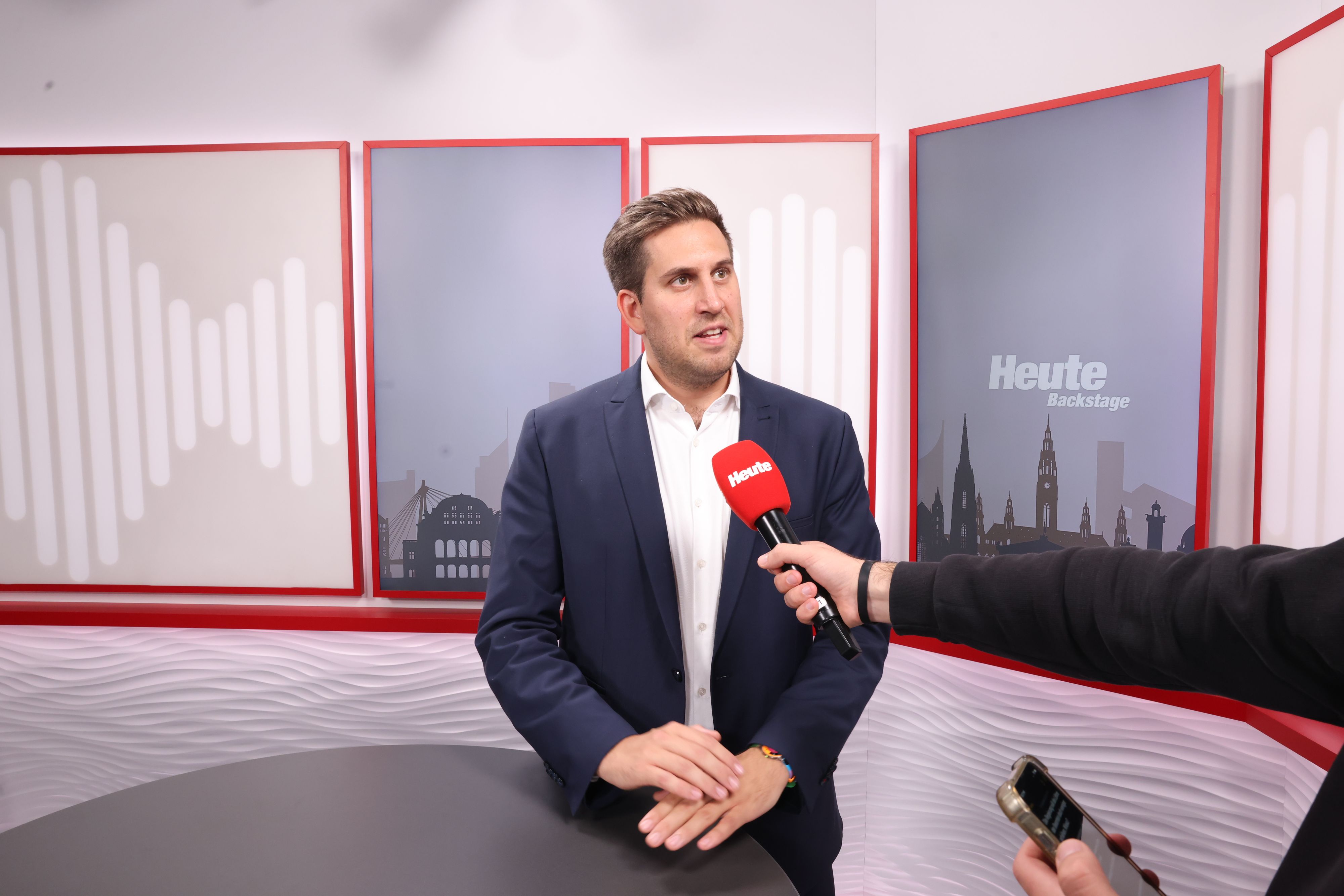 Staatssekretär Pröll fordert Abschiebungen für straffälliger Asylwerber – nicht nur in sichere Länder.