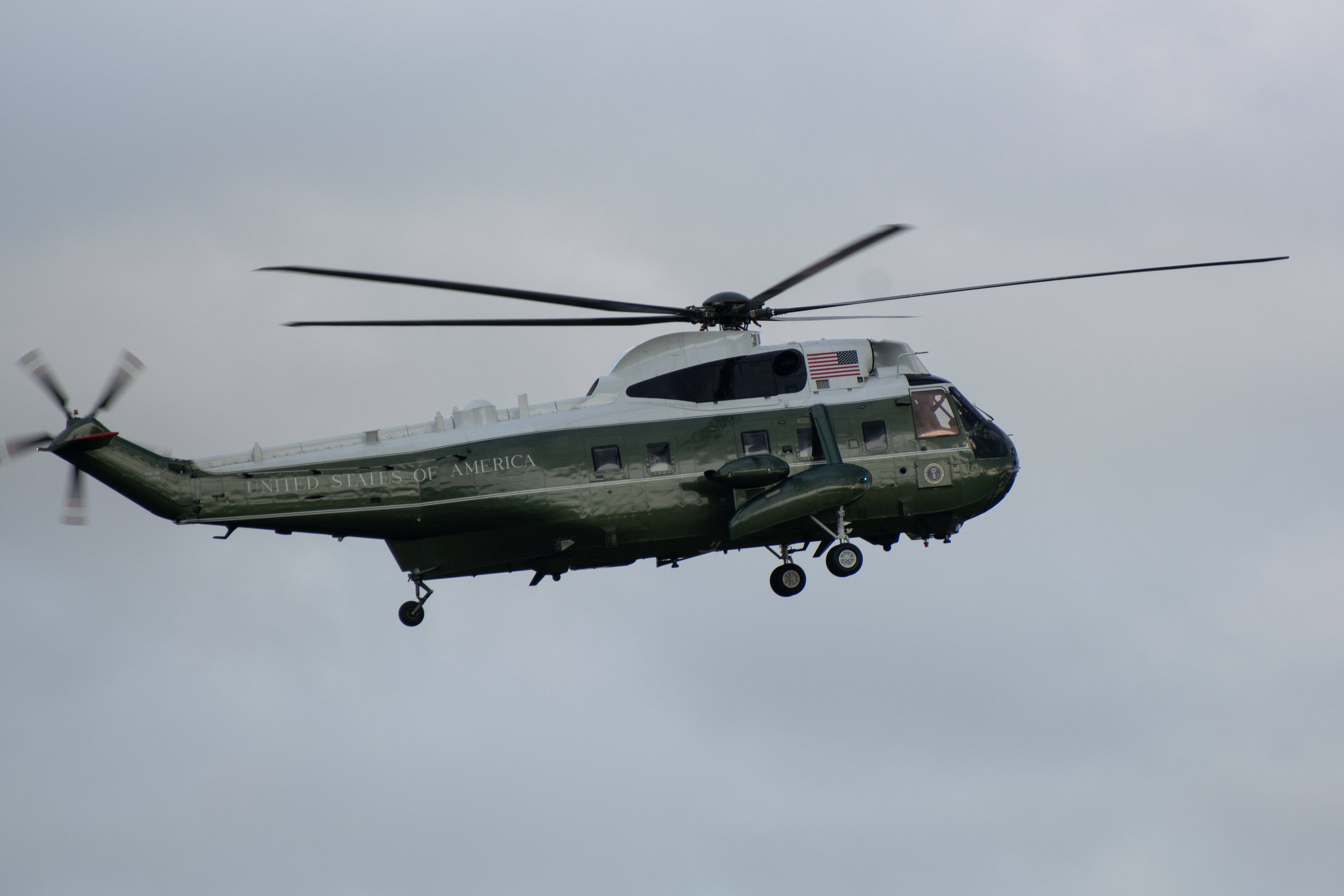 Der Marine One musste auf der ersten Etappe auf Trumps Rückreise von Großbritannien notlanden.