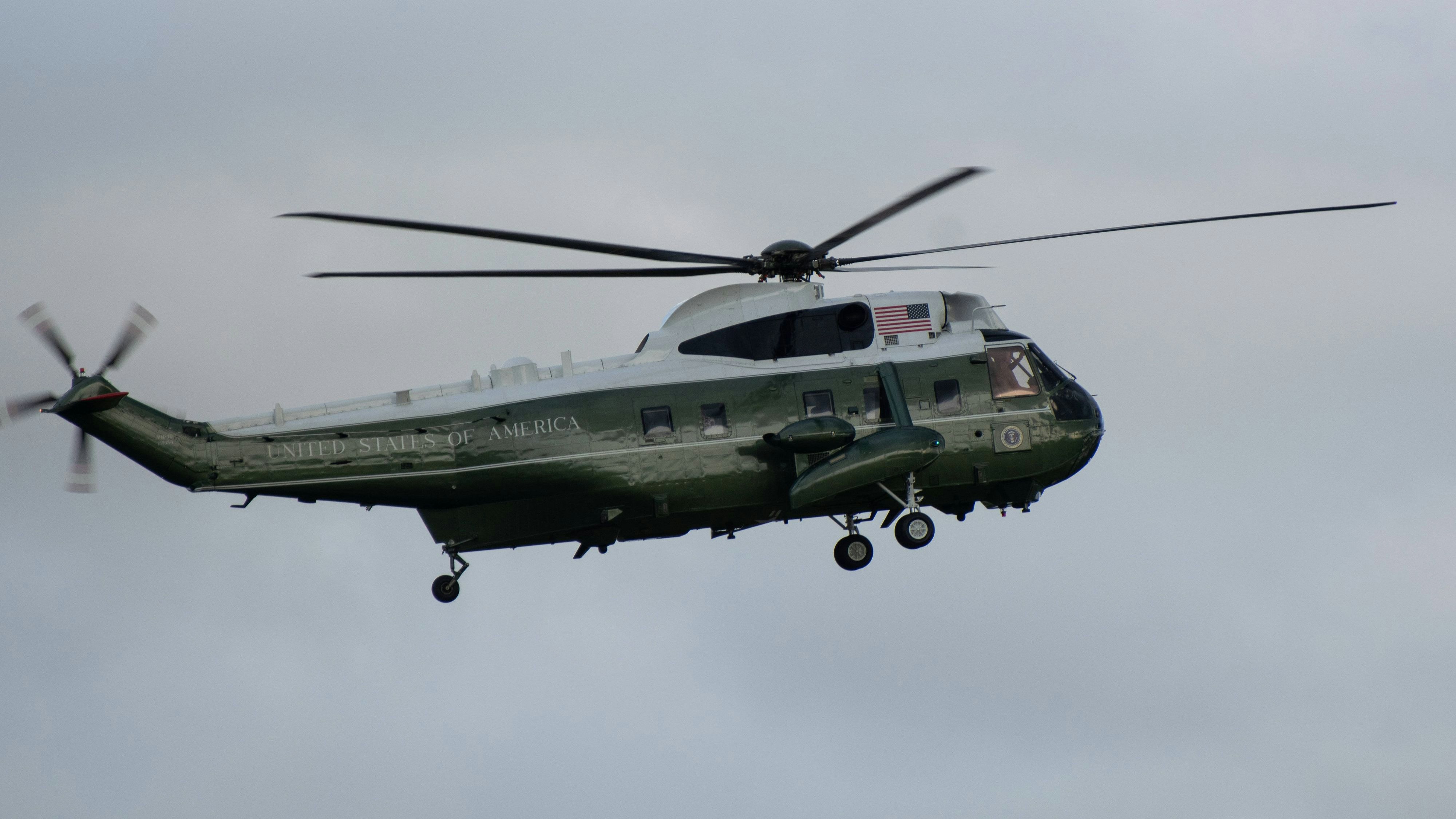 Heute.at - Bei Abreise aus England – Donald Trump muss notlanden