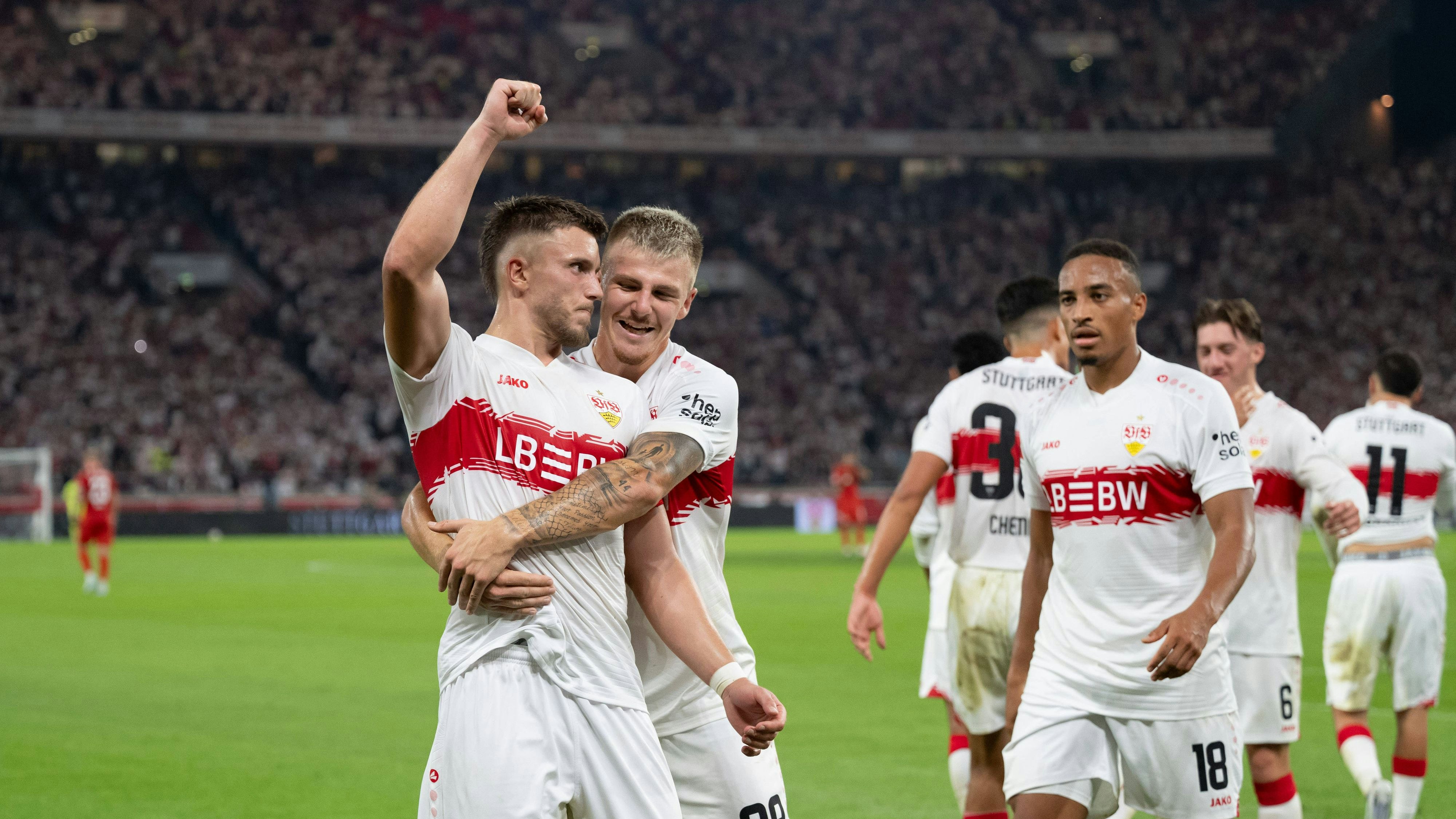 Heute.at - Demirovic-Traumtor! Stuttgart besiegt St. Pauli